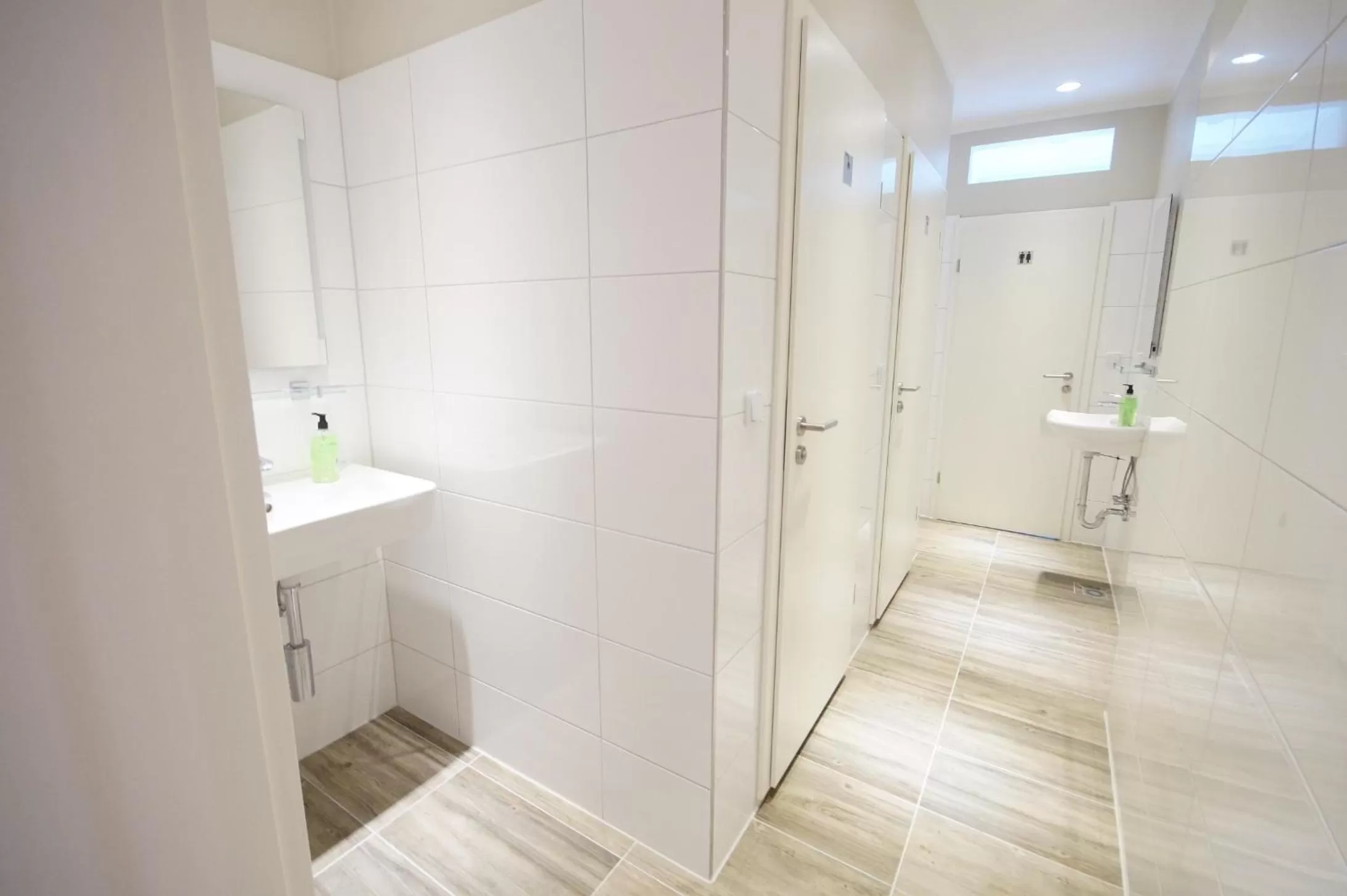 Bathroom in MOTEL DARIA Hennigsdorf Berlin