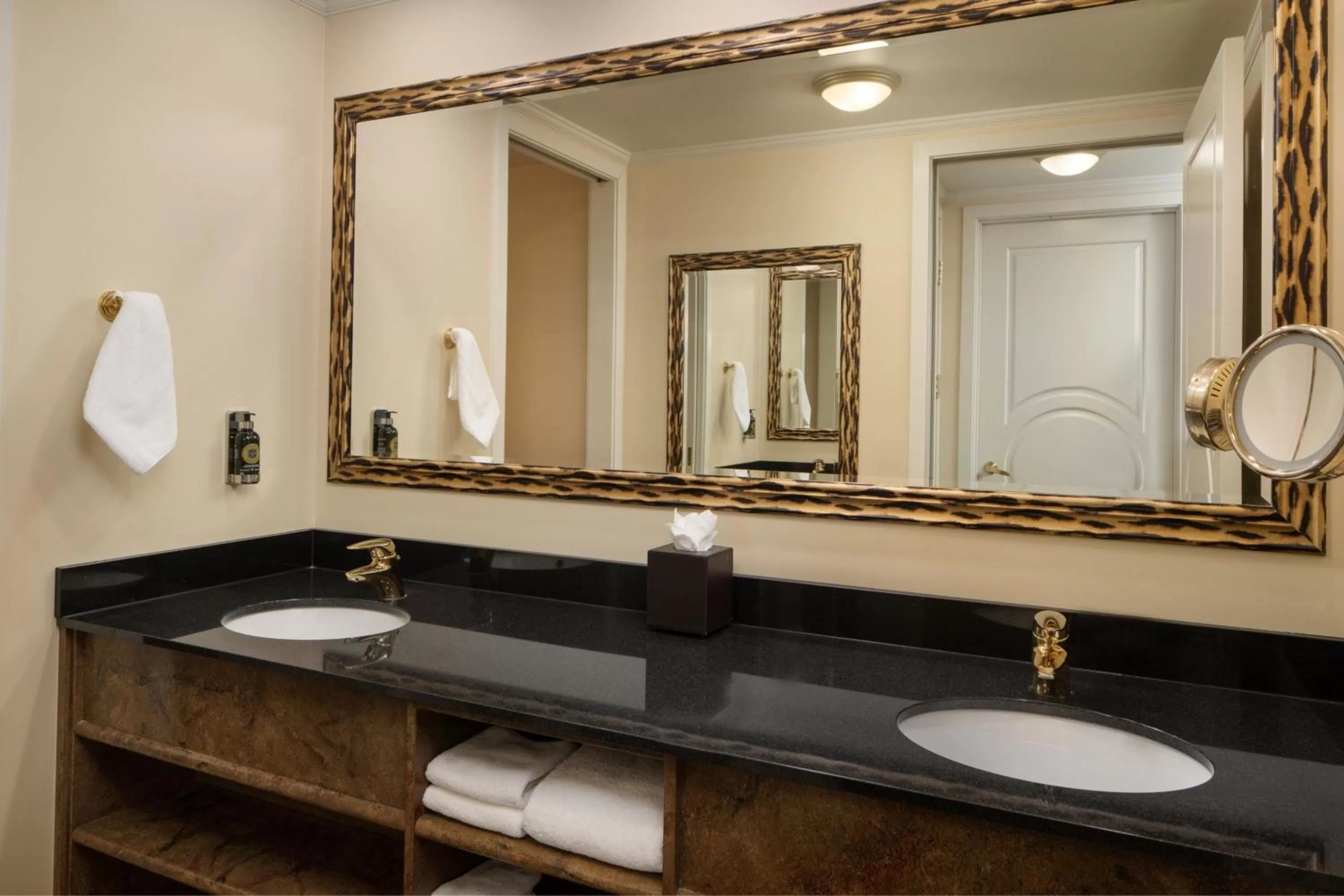 Photo of the whole room in The Davenport Tower, Autograph Collection