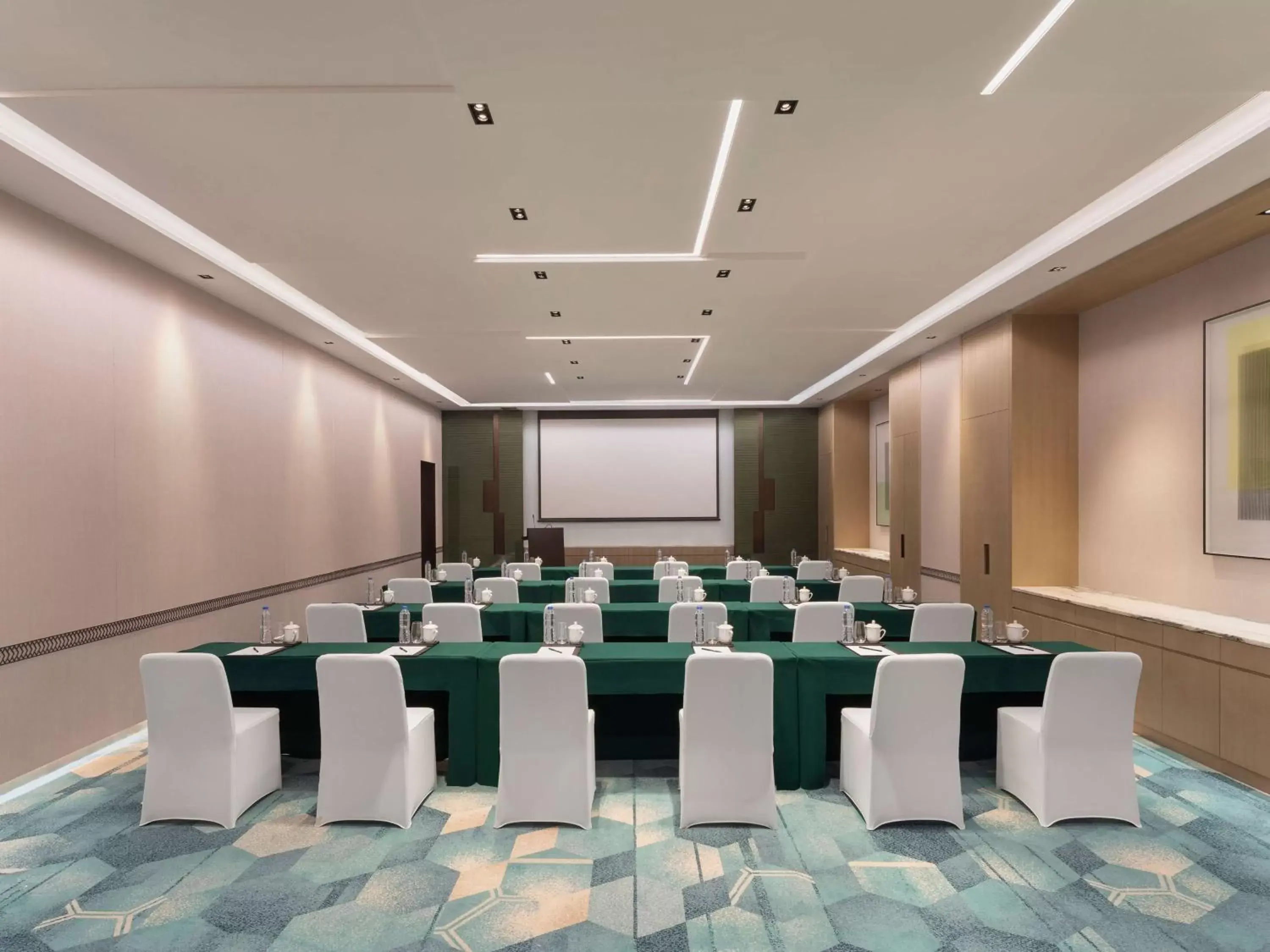 Meeting/conference room in Doubletree By Hilton Kunming Airport