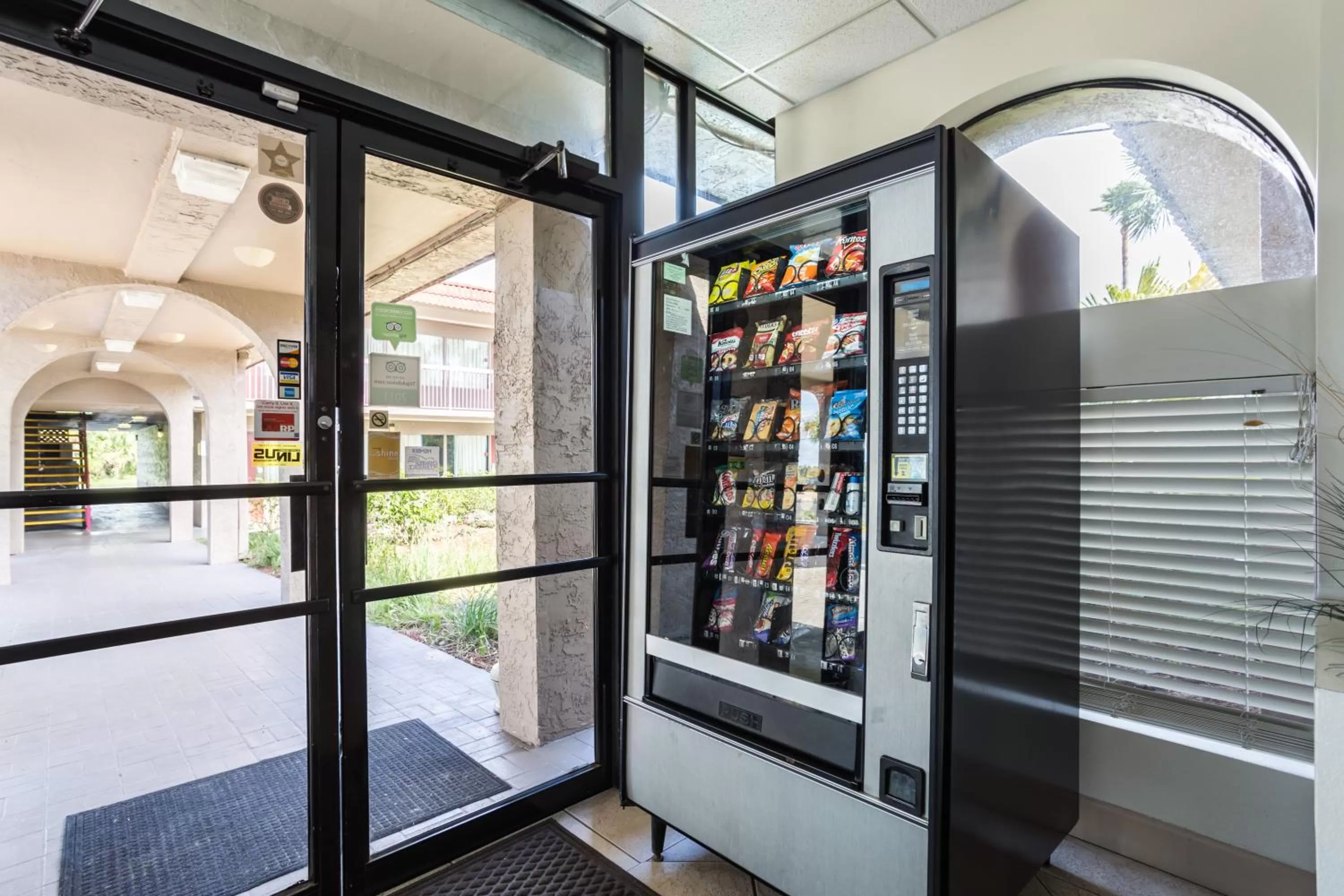 On-site shops in Motel 6-Spring Hill, FL - Weeki Wachee