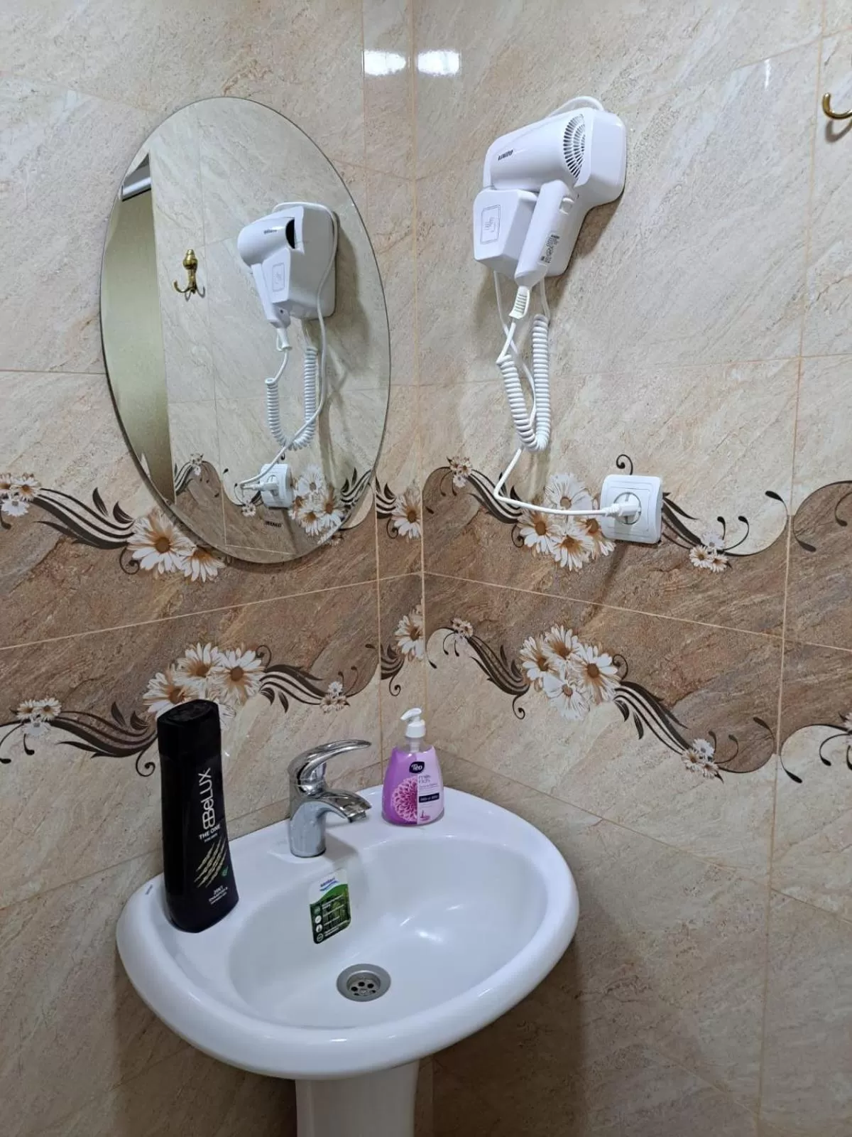 Shower in Guest House David's B&B