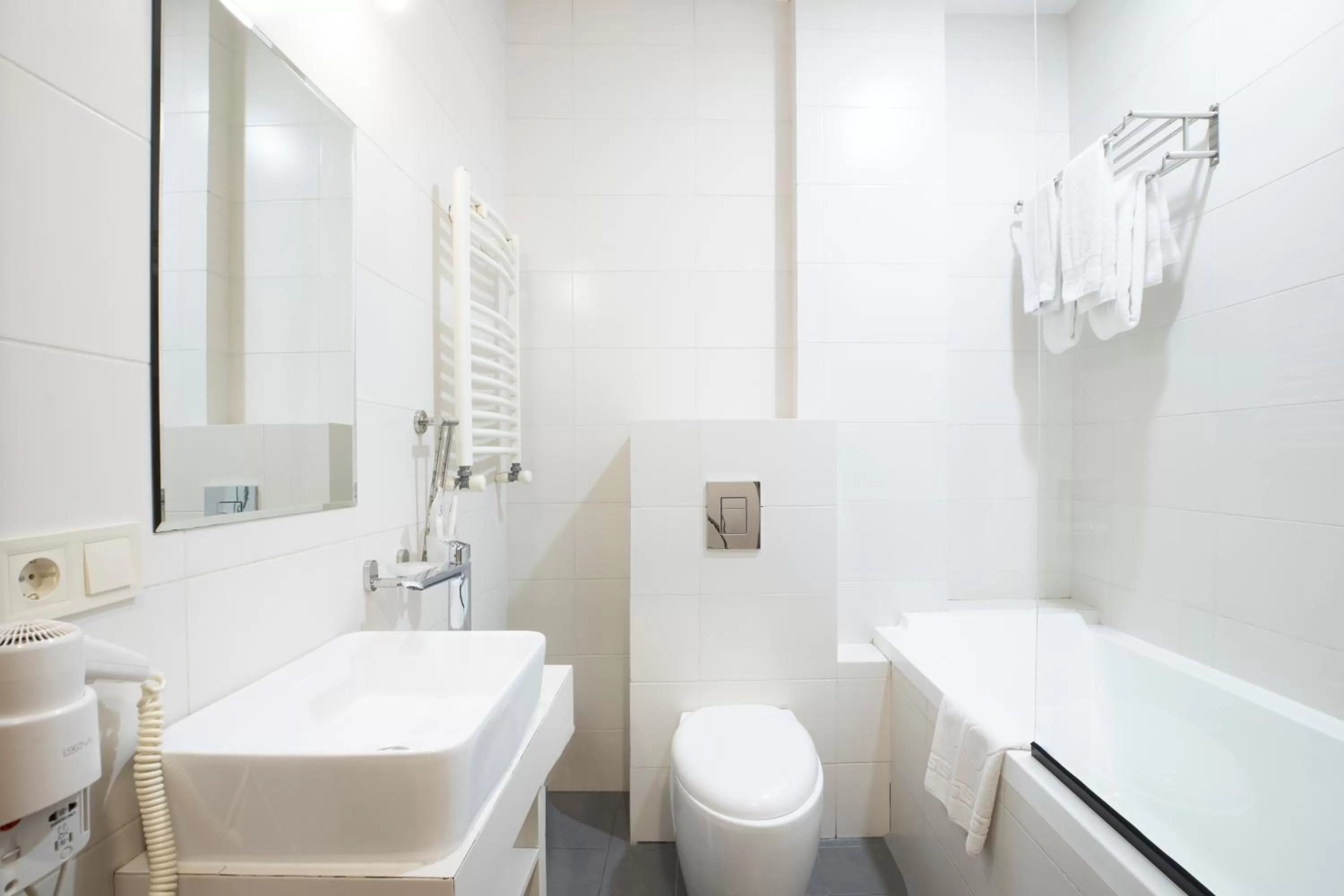 Shower in Citadel Narikala Hotel