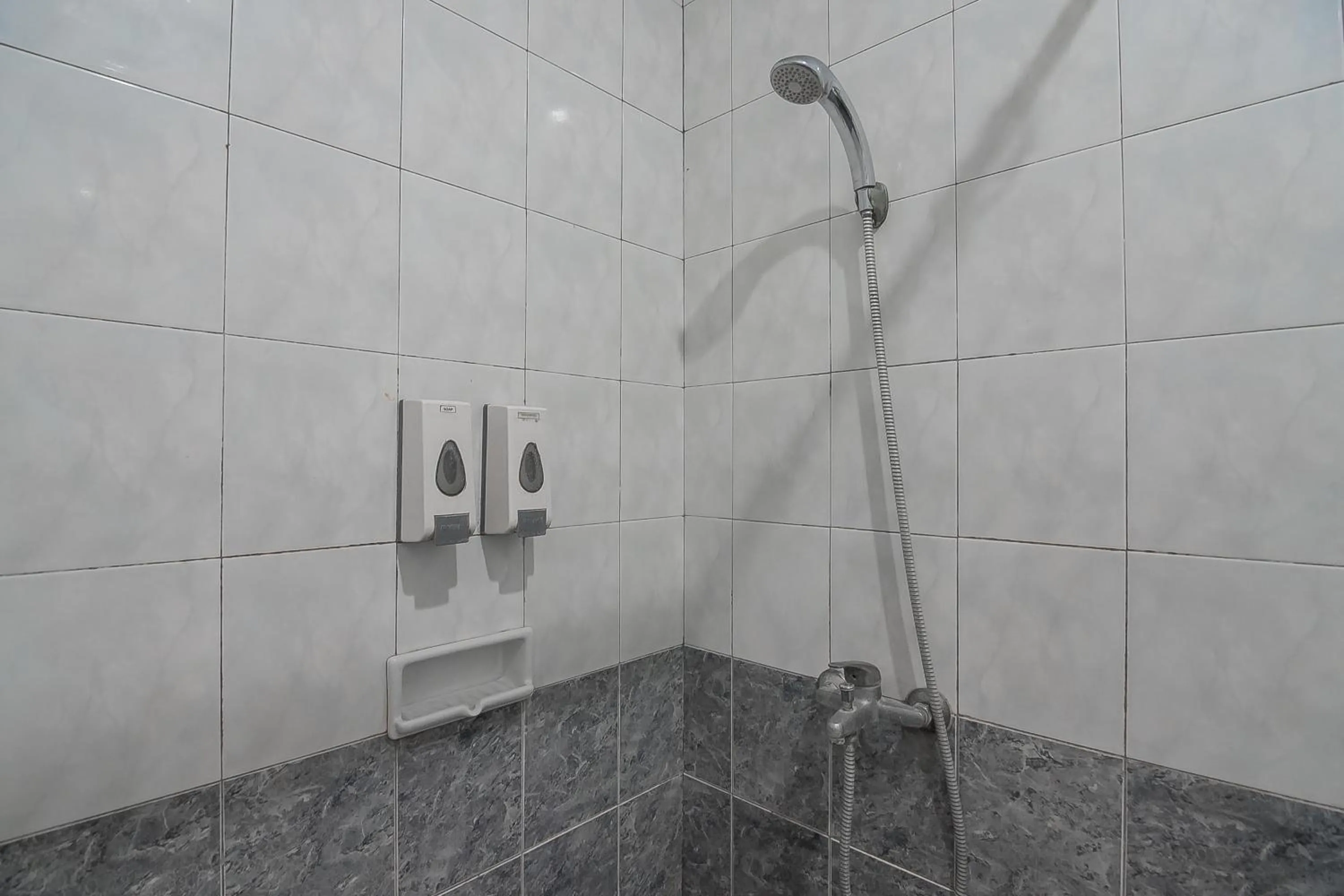 Bathroom in RedDoorz at Amellia Pasteur Bandung