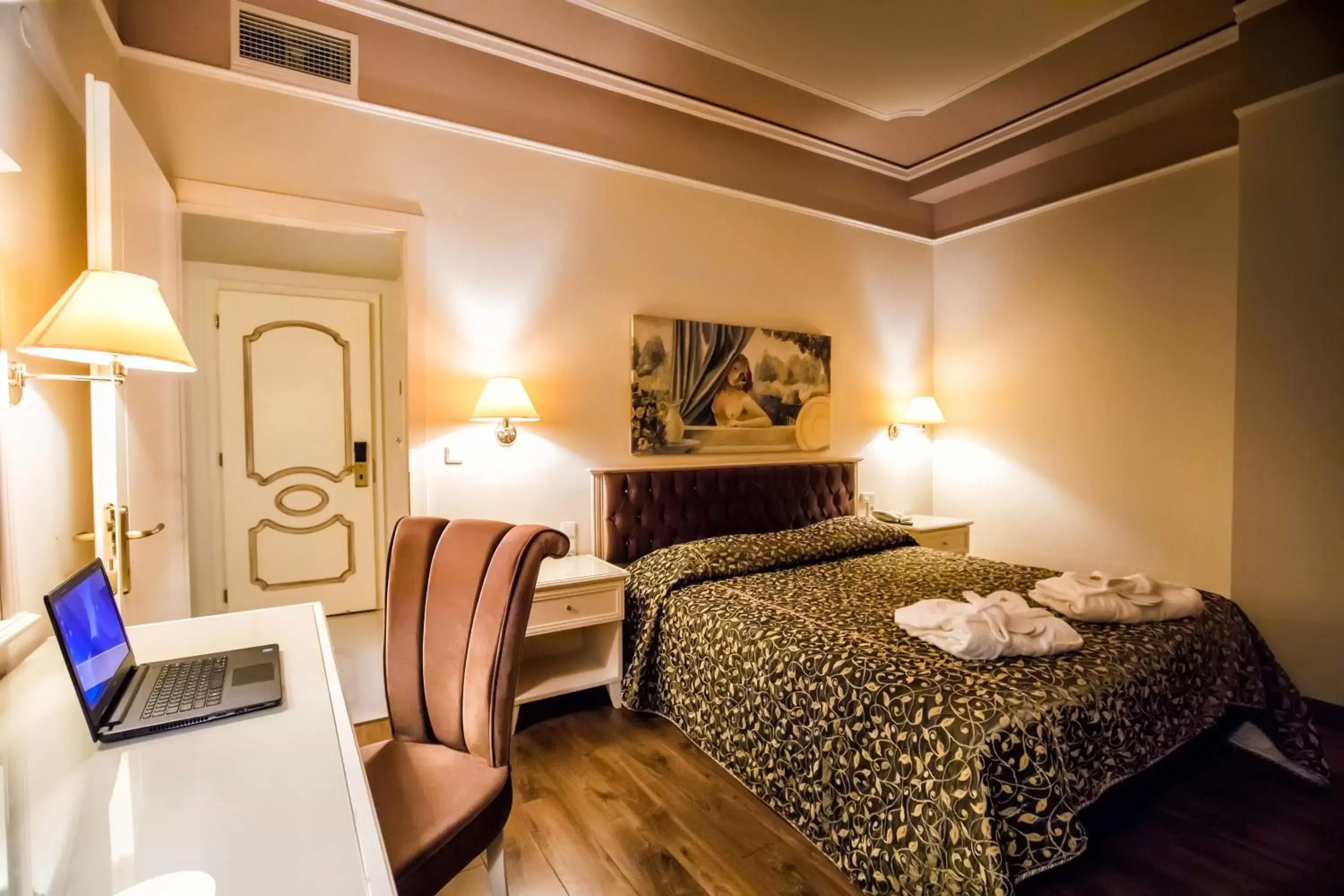 Suite in Kouros Hotel