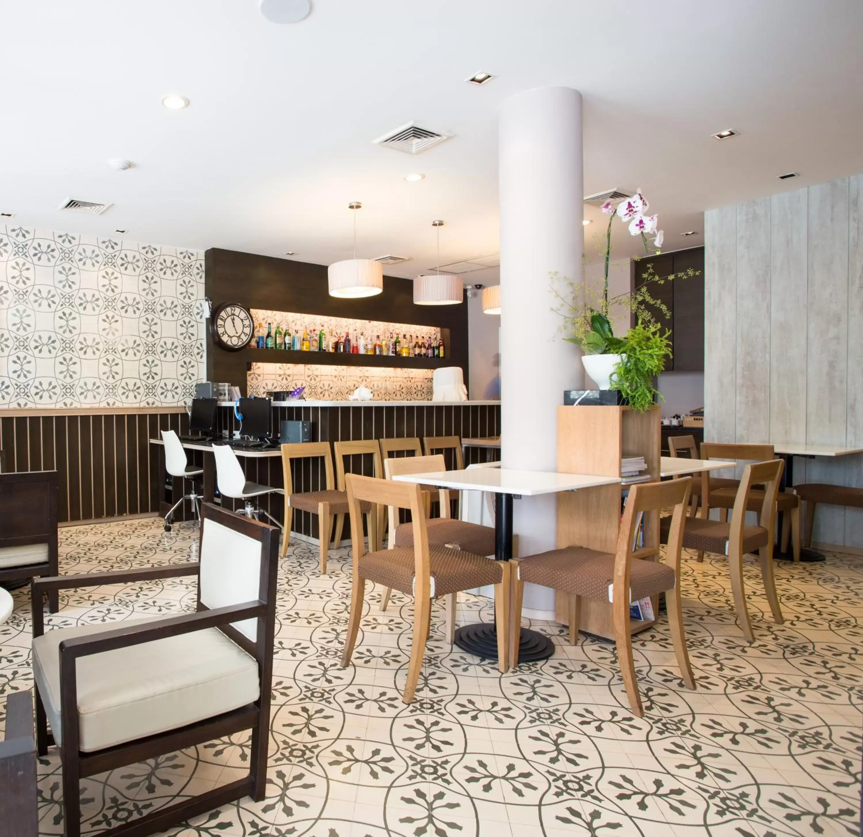 Restaurant/places to eat in Aphrodite Inn Bangkok Restaurant/places to eat in Aphrodite Inn Bangkok