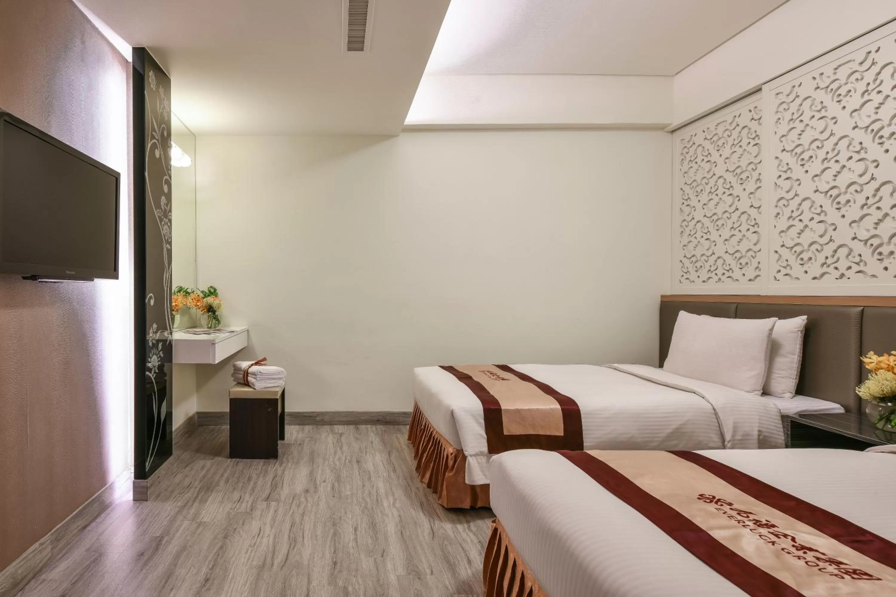 bunk bed, Bed in Harmonious Hotel