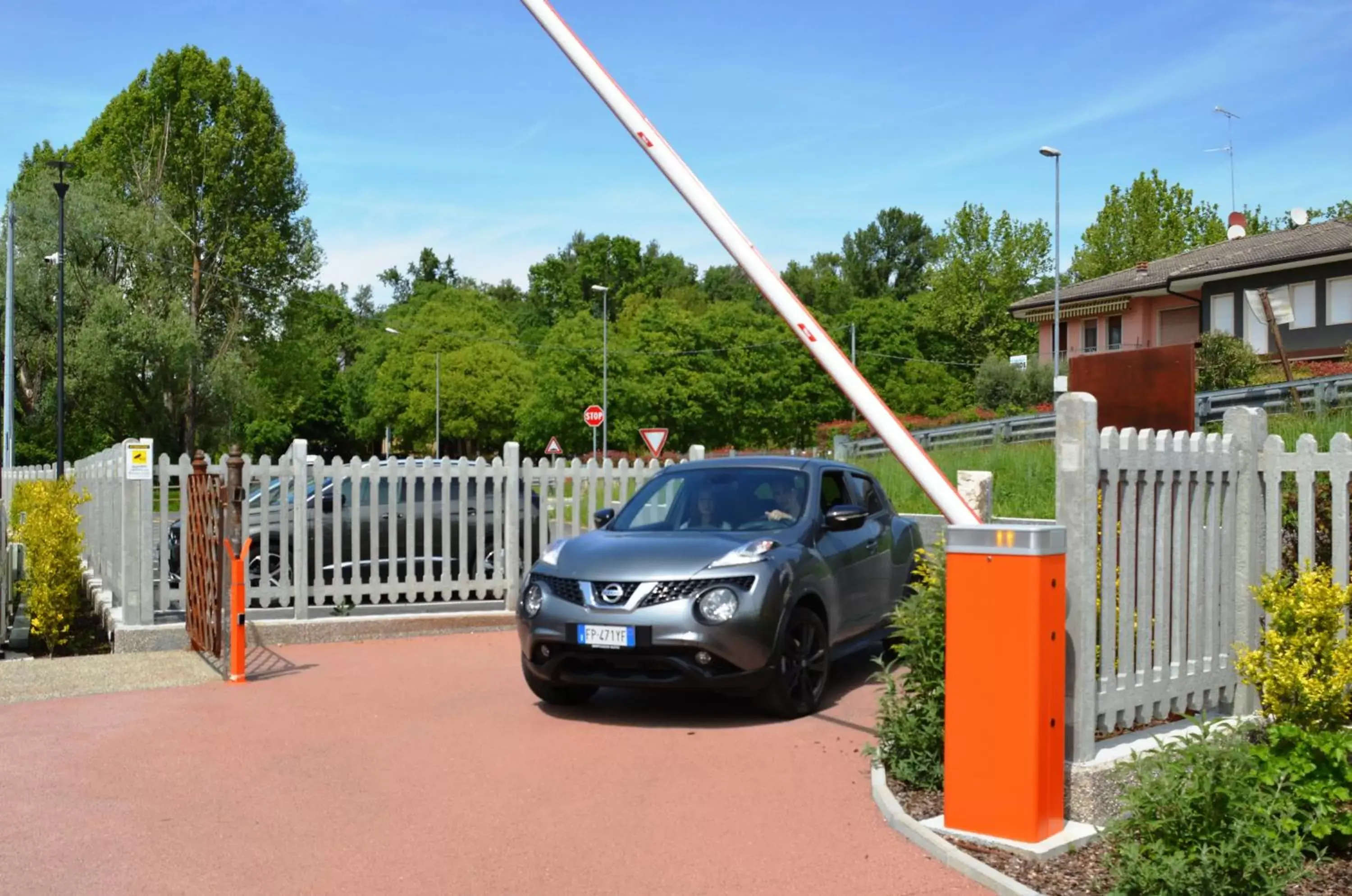 Parking, Property Building in Borgo Stazione Bike Inn