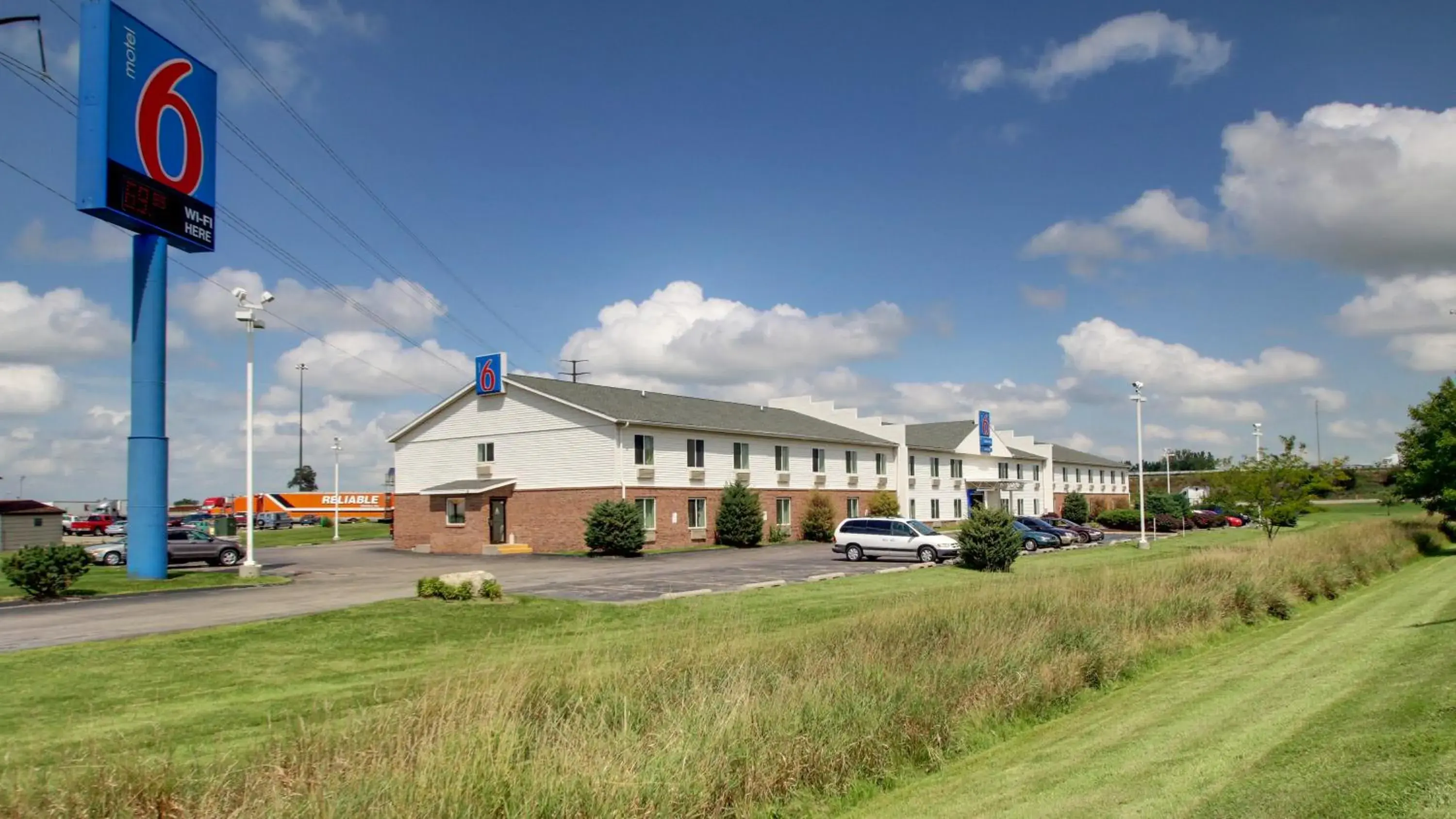 Property Building in Motel 6-Altoona, IA - Des Moines East