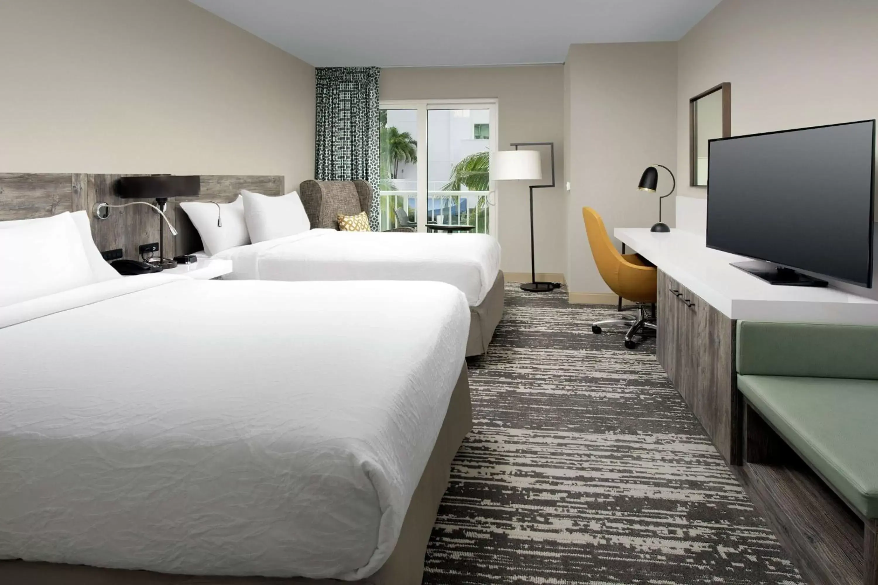 Bedroom, Bed in Hilton Garden Inn Miami Brickell South