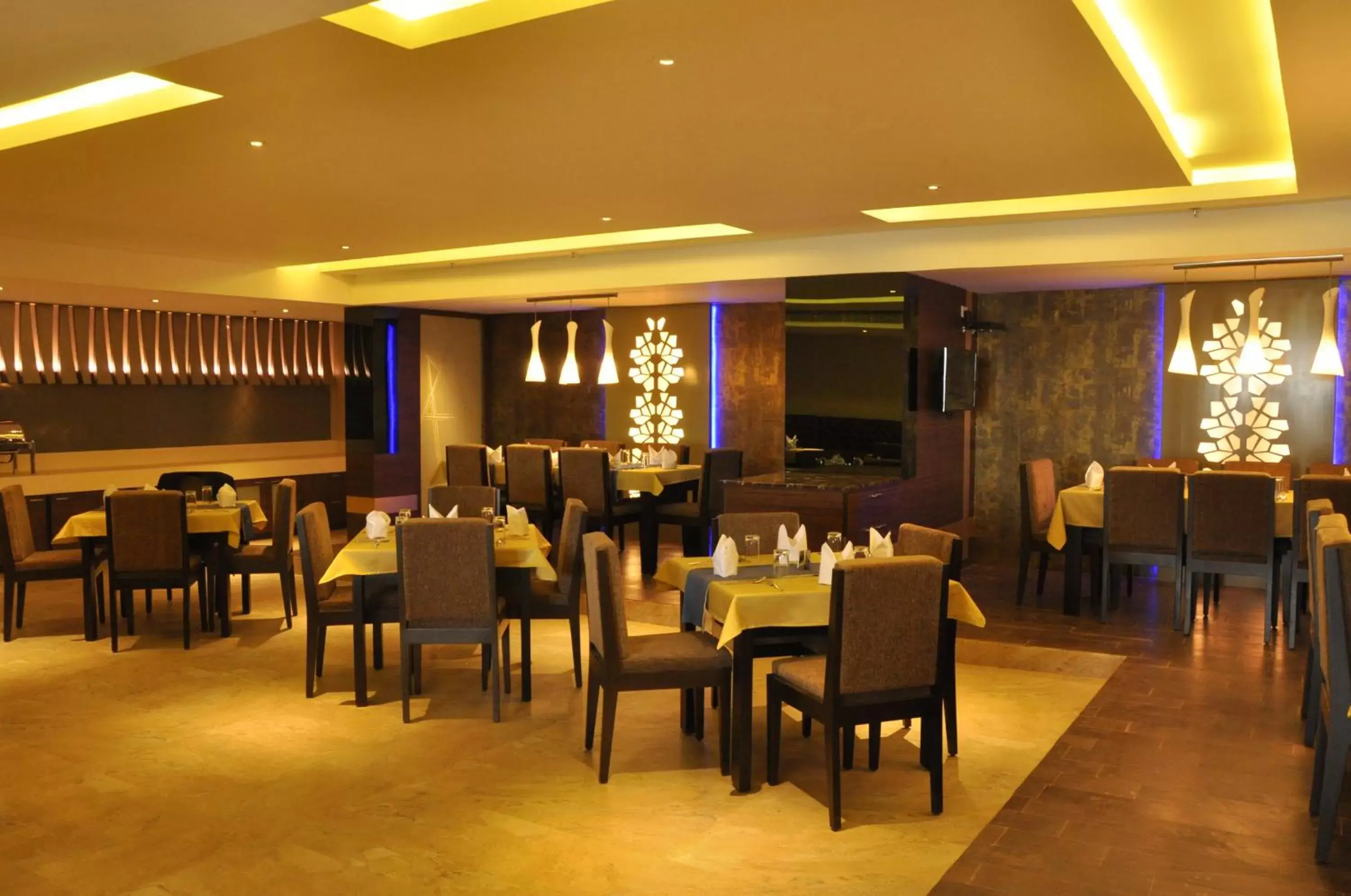 Breakfast, Restaurant/Places to Eat in Sapna Clarks Inn Lucknow