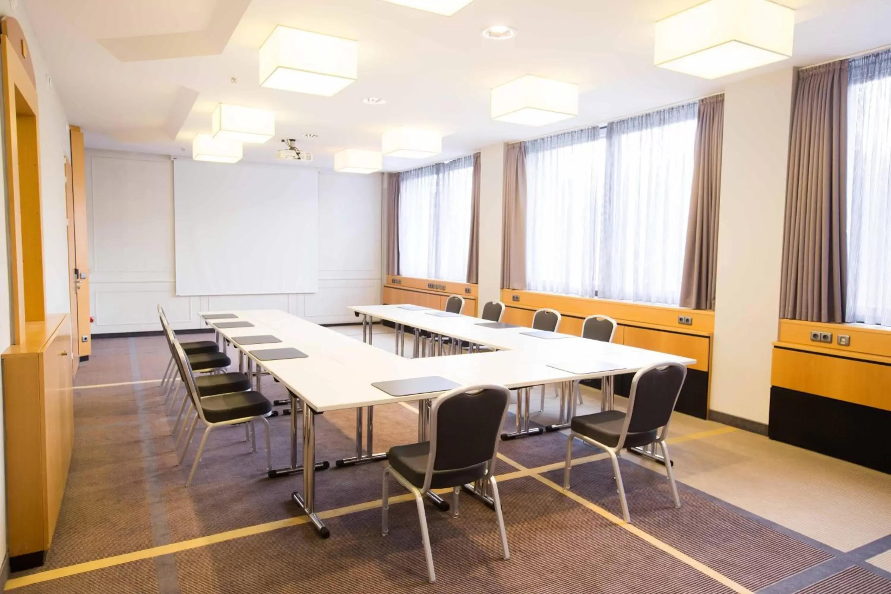 Meeting/conference room in Crowne Plaza Frankfurt Congress Hotel, an IHG Hotel