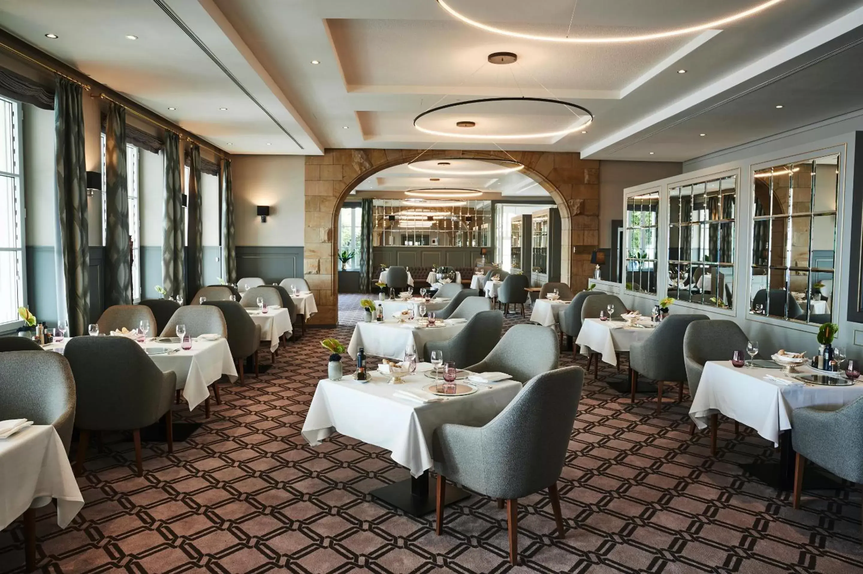 Restaurant/Places to Eat in Steigenberger Grandhotel & Spa Petersberg