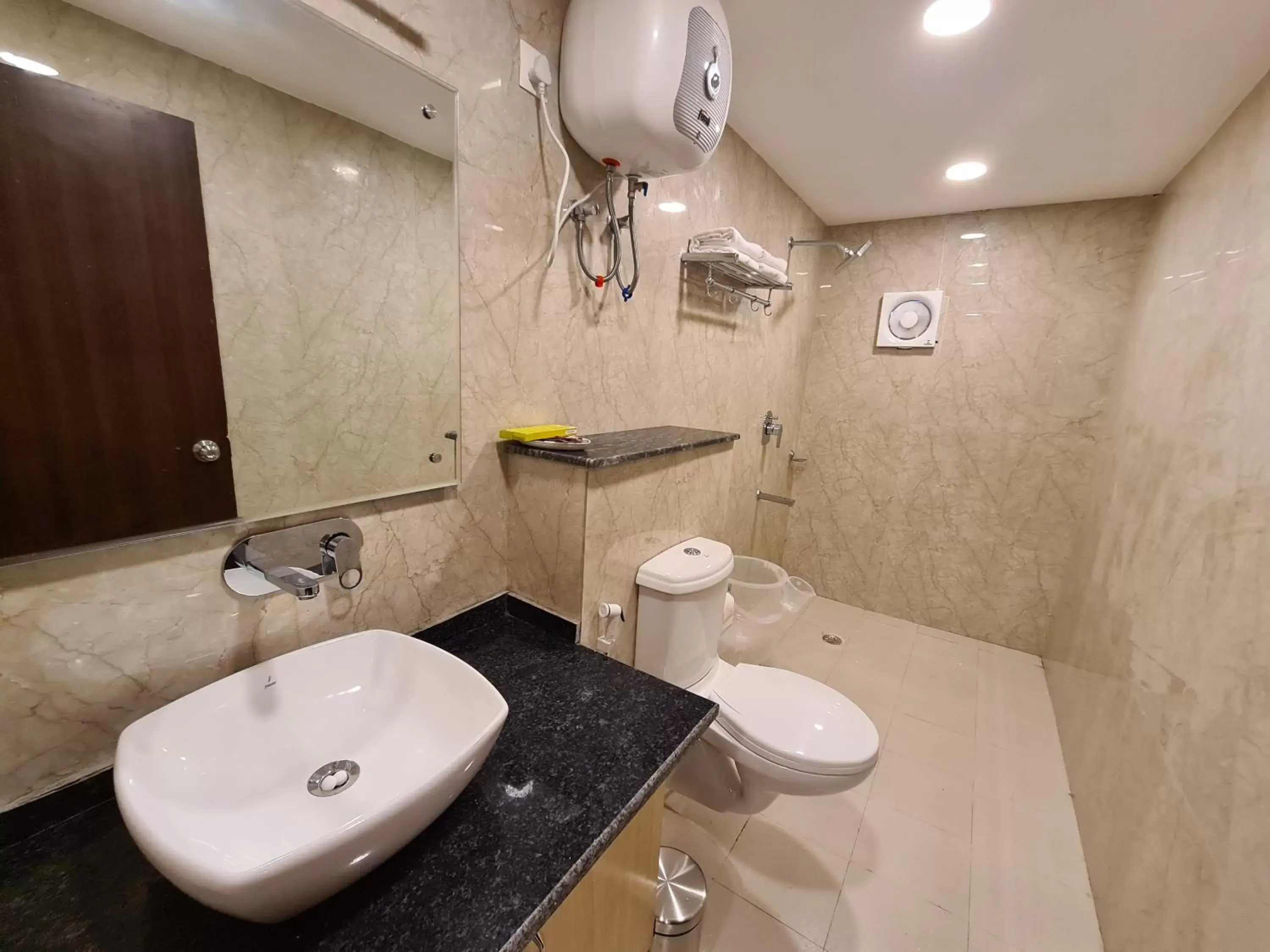 Bathroom in Hotel Rajpur Heights