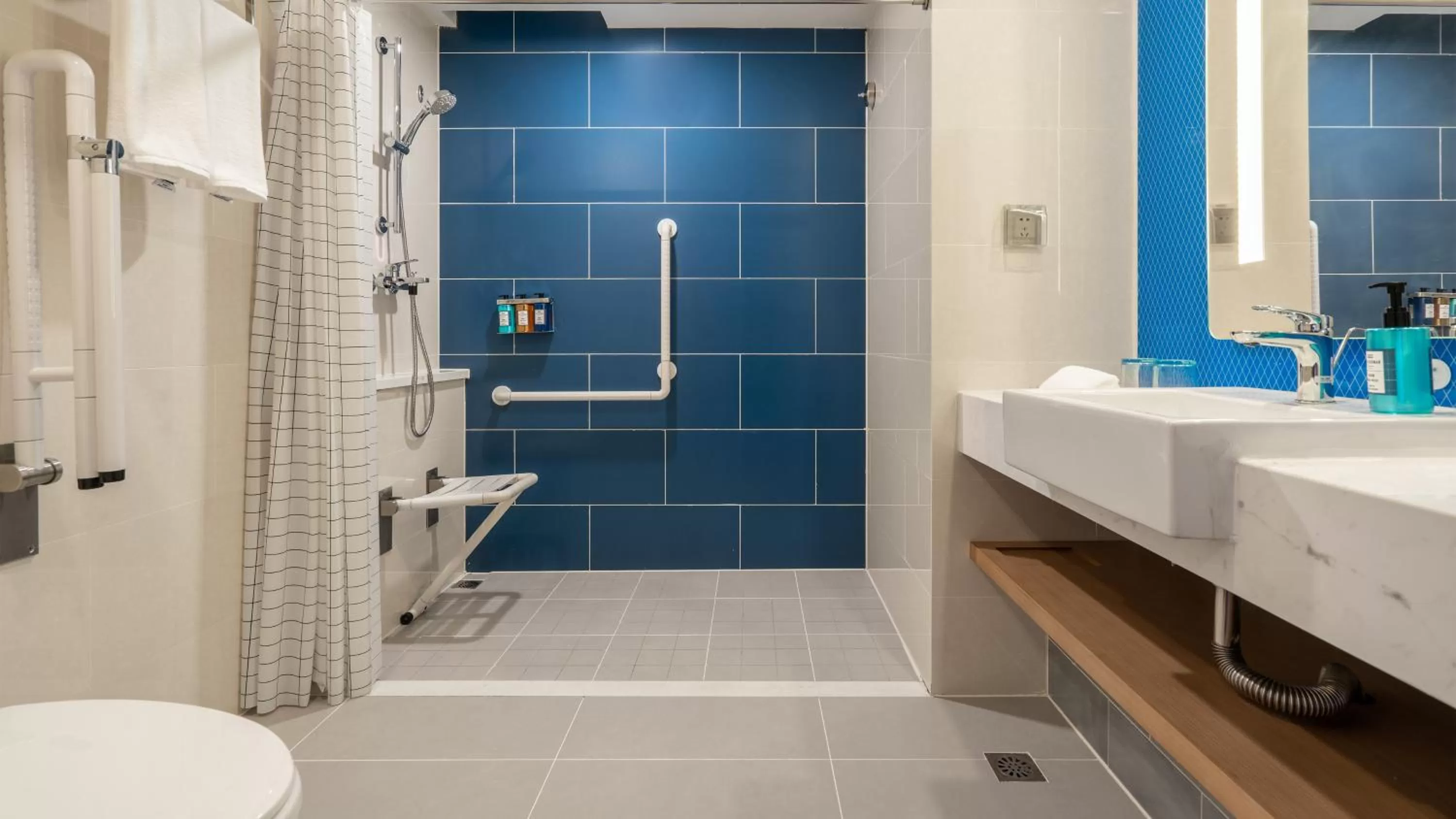 Shower in Holiday Inn Express Qingdao City Center by IHG