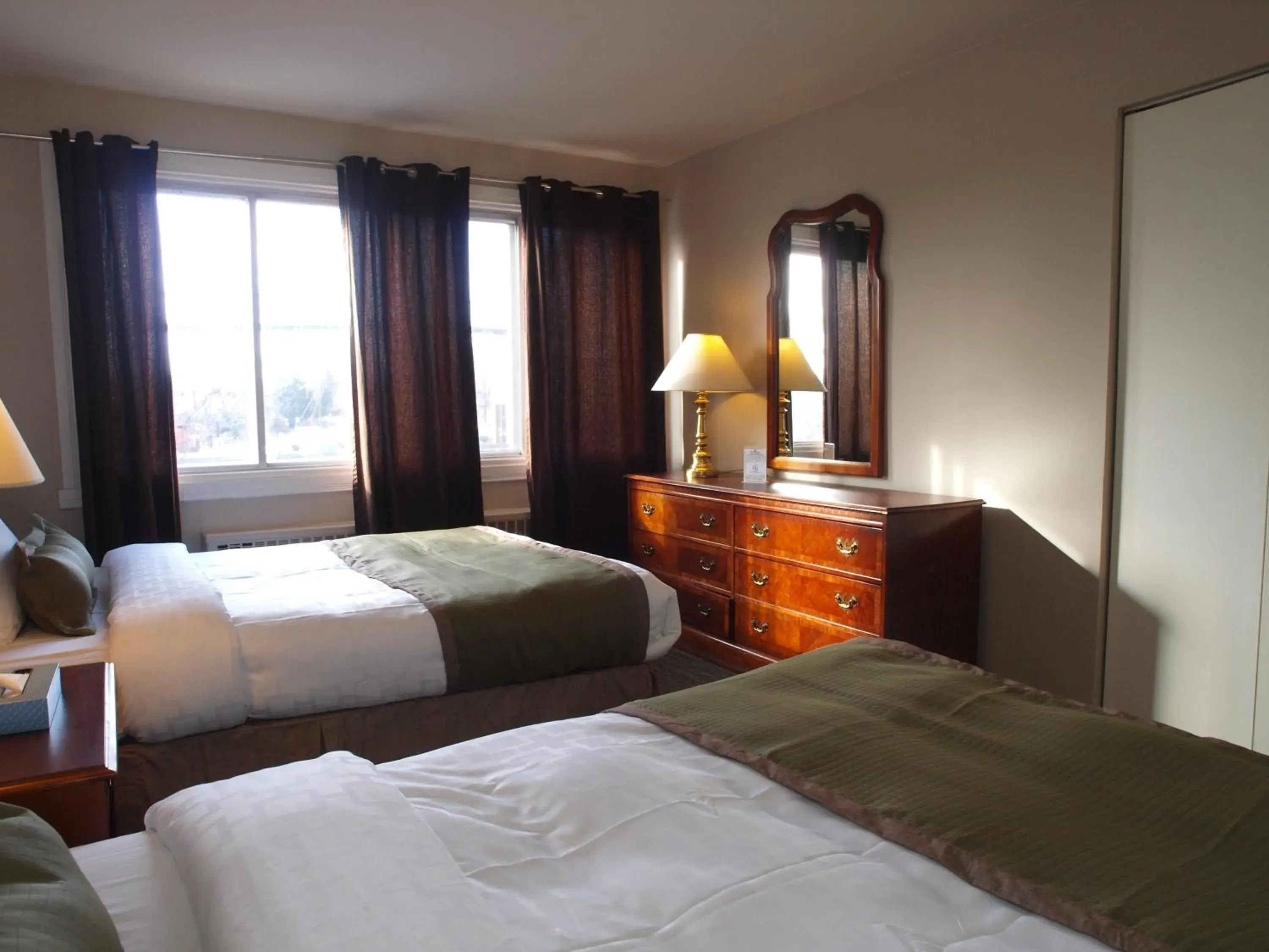 Photo of the whole room, Bed in Beausejour Hotel Apartments/Hotel Dorval