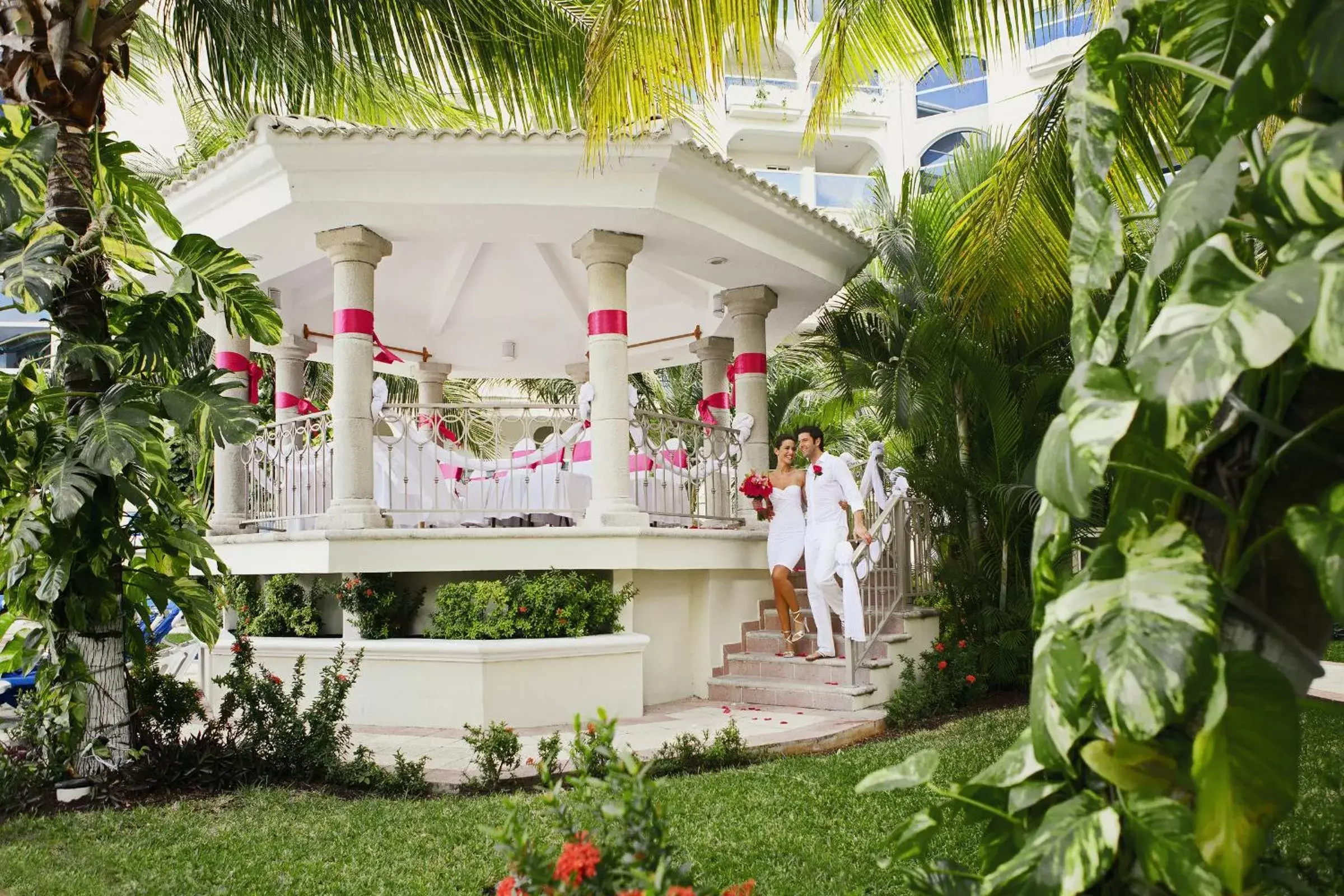 Garden, Banquet Facilities in Occidental Costa Cancún - All Inclusive