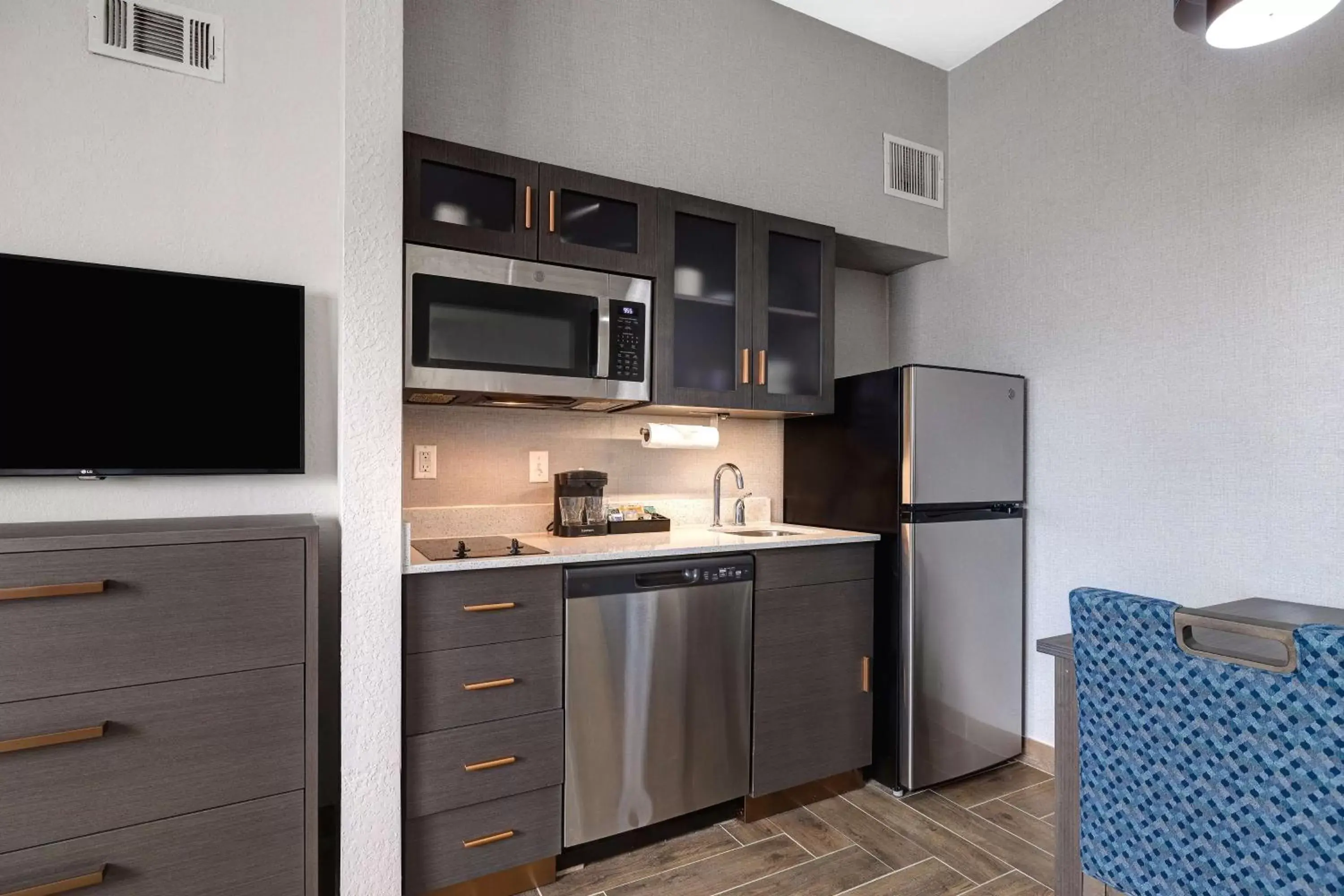 Kitchen or kitchenette, Kitchen/Kitchenette in Homewood Suites by Hilton Jackson-Ridgeland