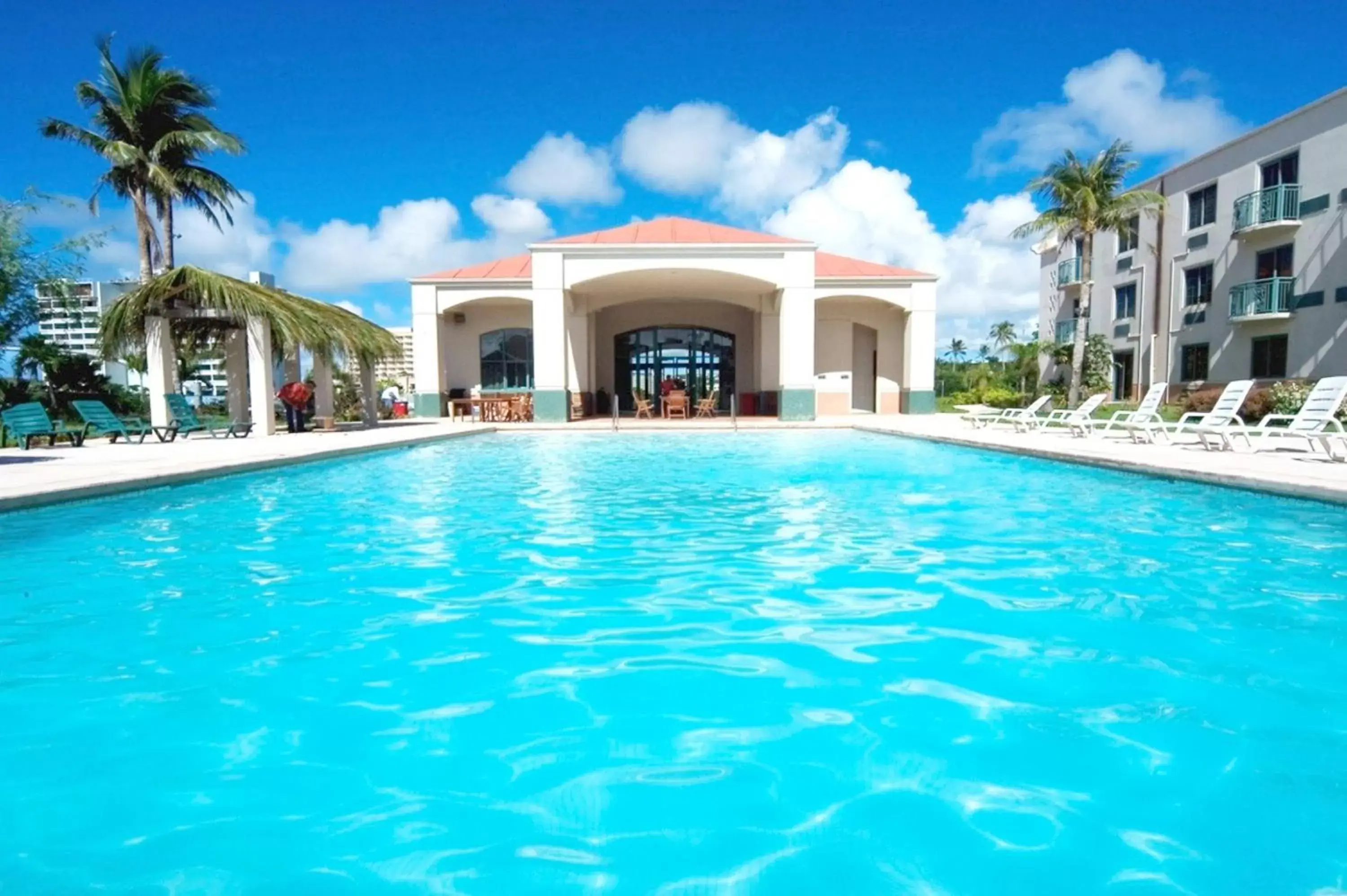 Swimming Pool in Garden Villa Hotel