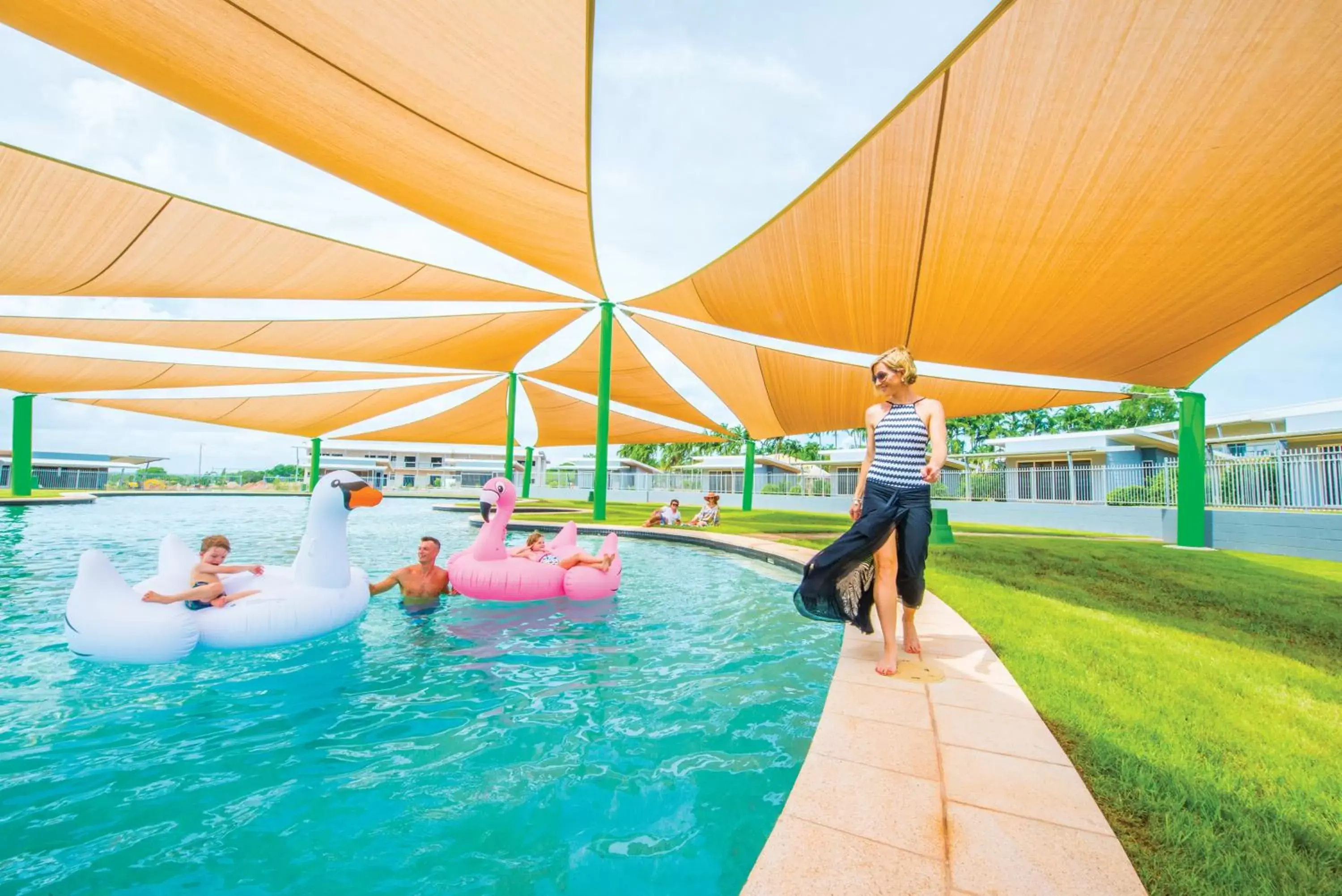 Swimming pool in Club Tropical Resort Darwin