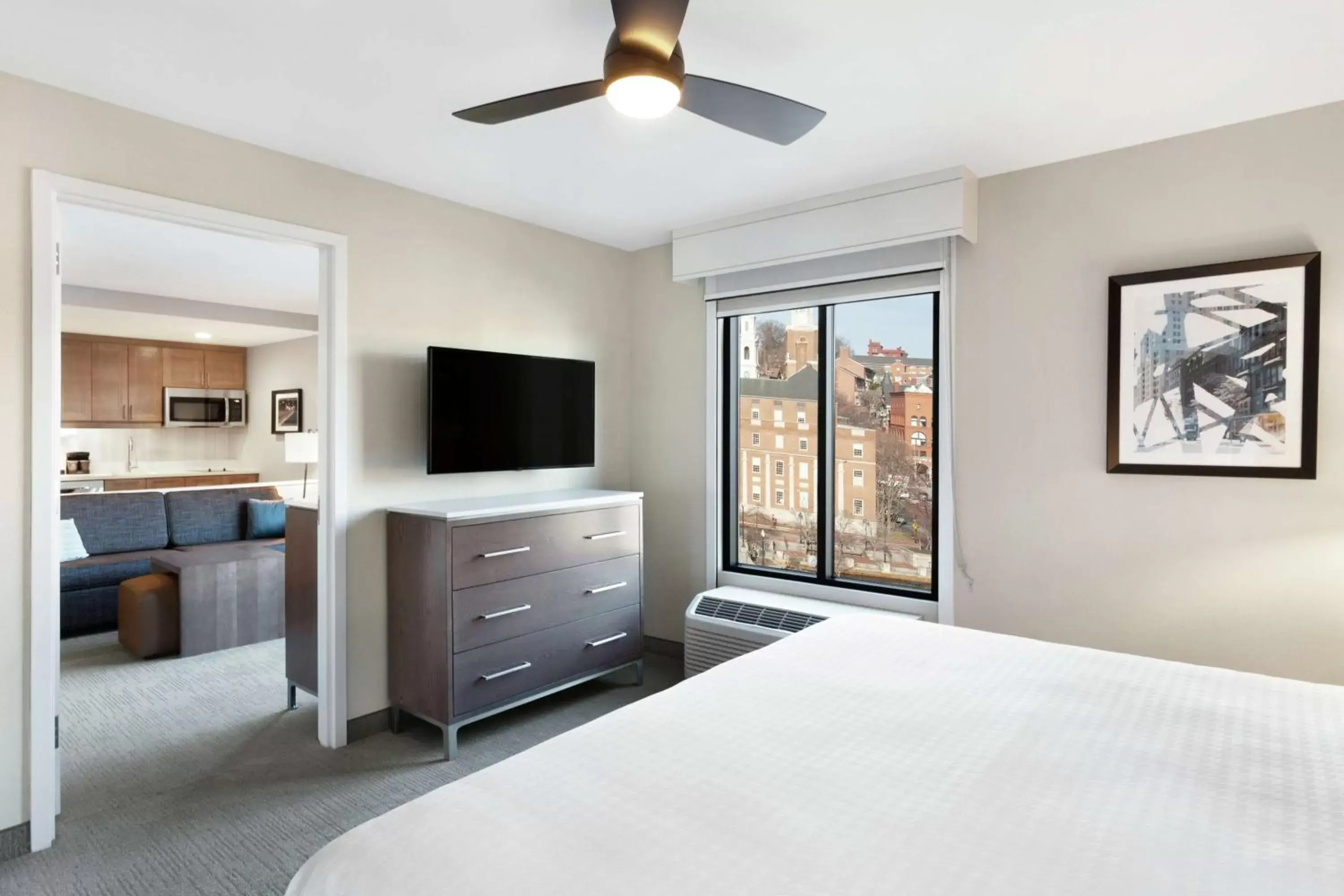 Bed, TV/Entertainment Center in Homewood Suites By Hilton Providence