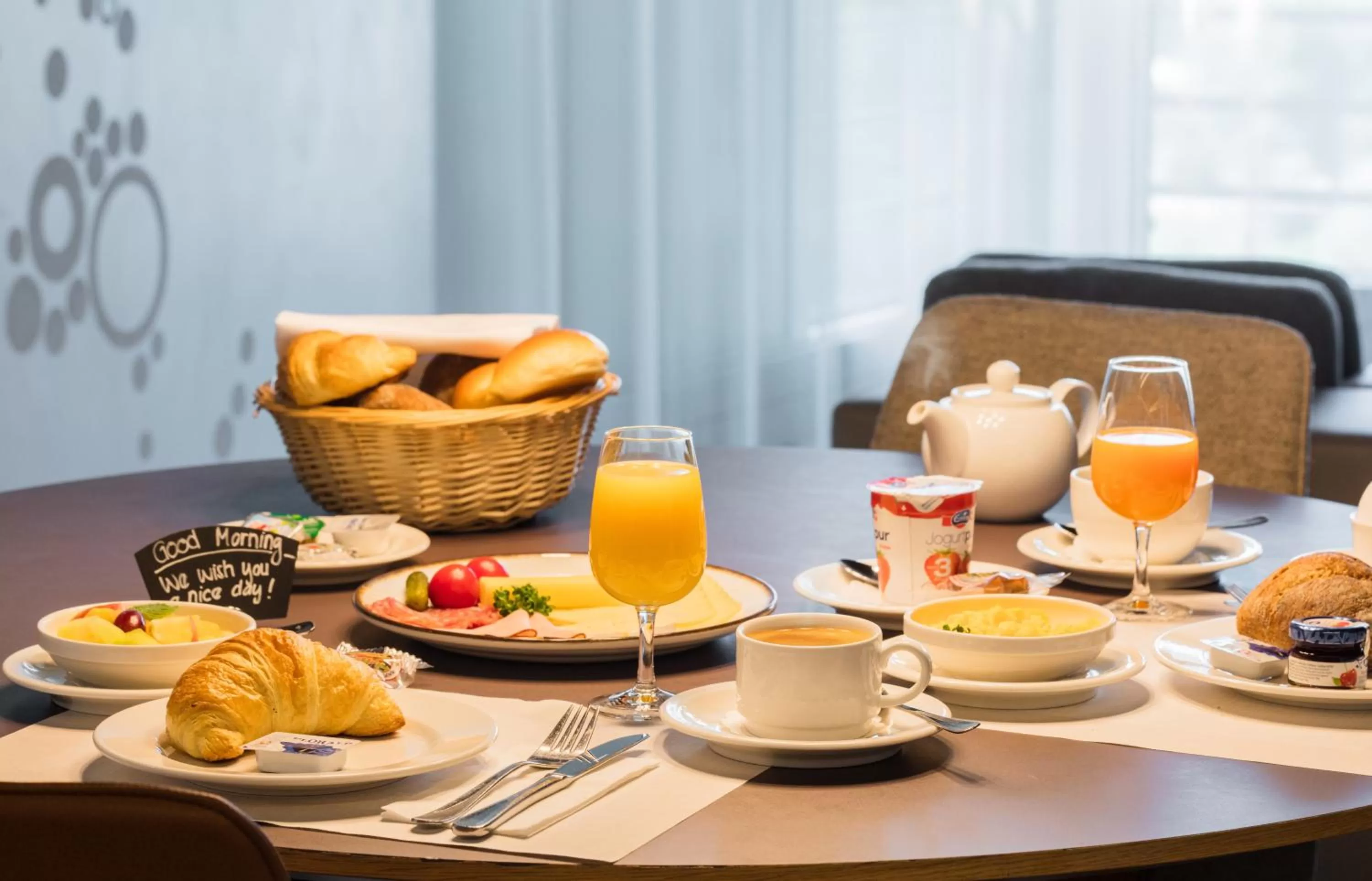 Breakfast in EMA House Hotel Suites
