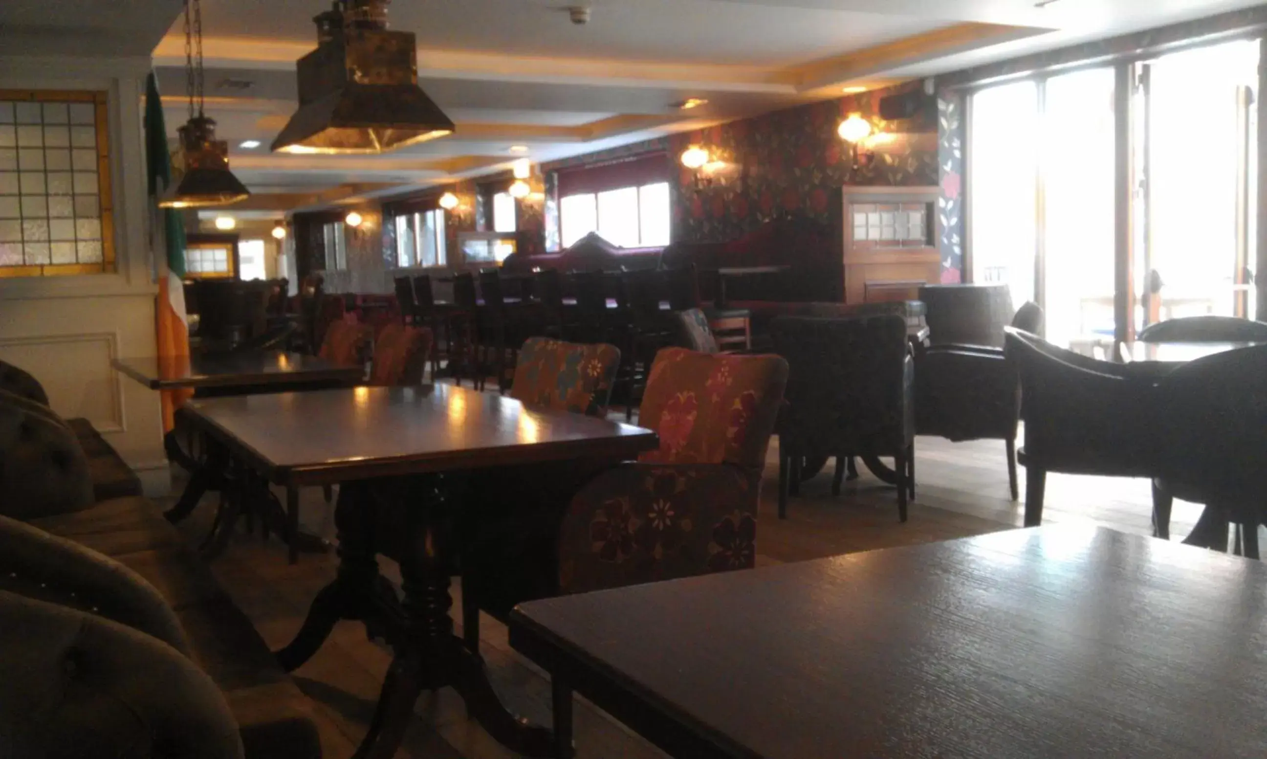 Lounge or bar, Restaurant/Places to Eat in Forty Four Main Street