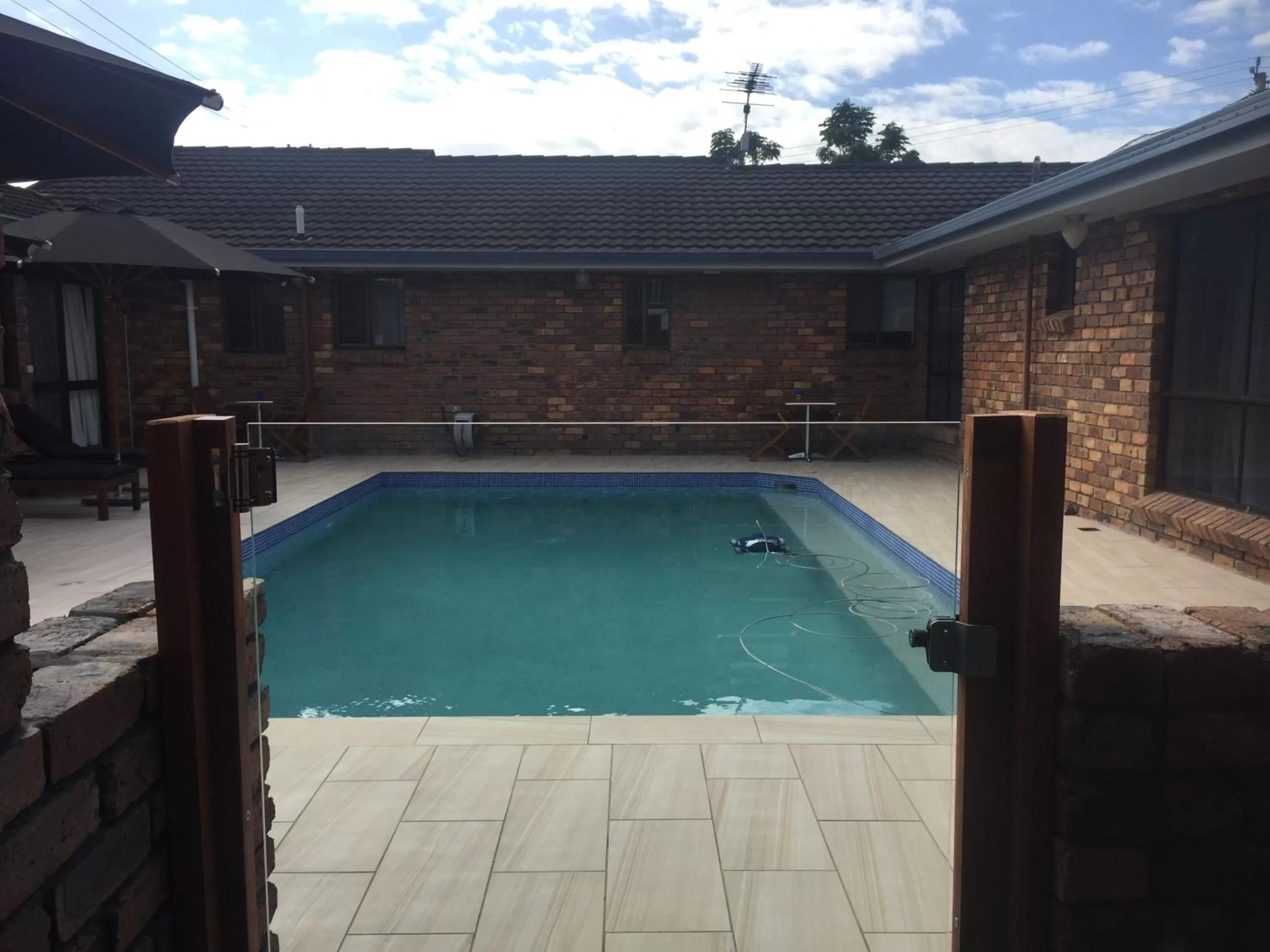 Swimming pool in Logan City Motor Inn