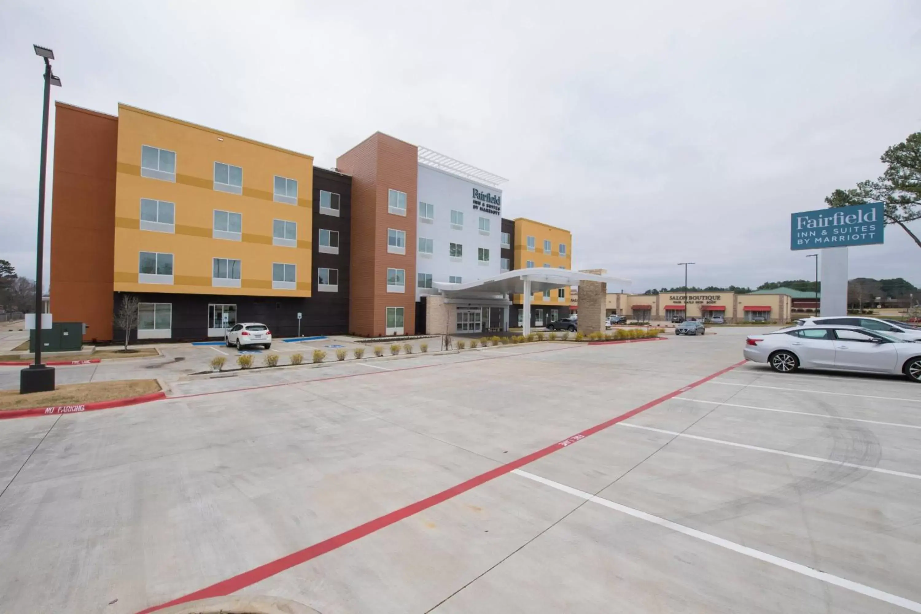 Property Building in Fairfield Inn & Suites by Marriott Tyler South