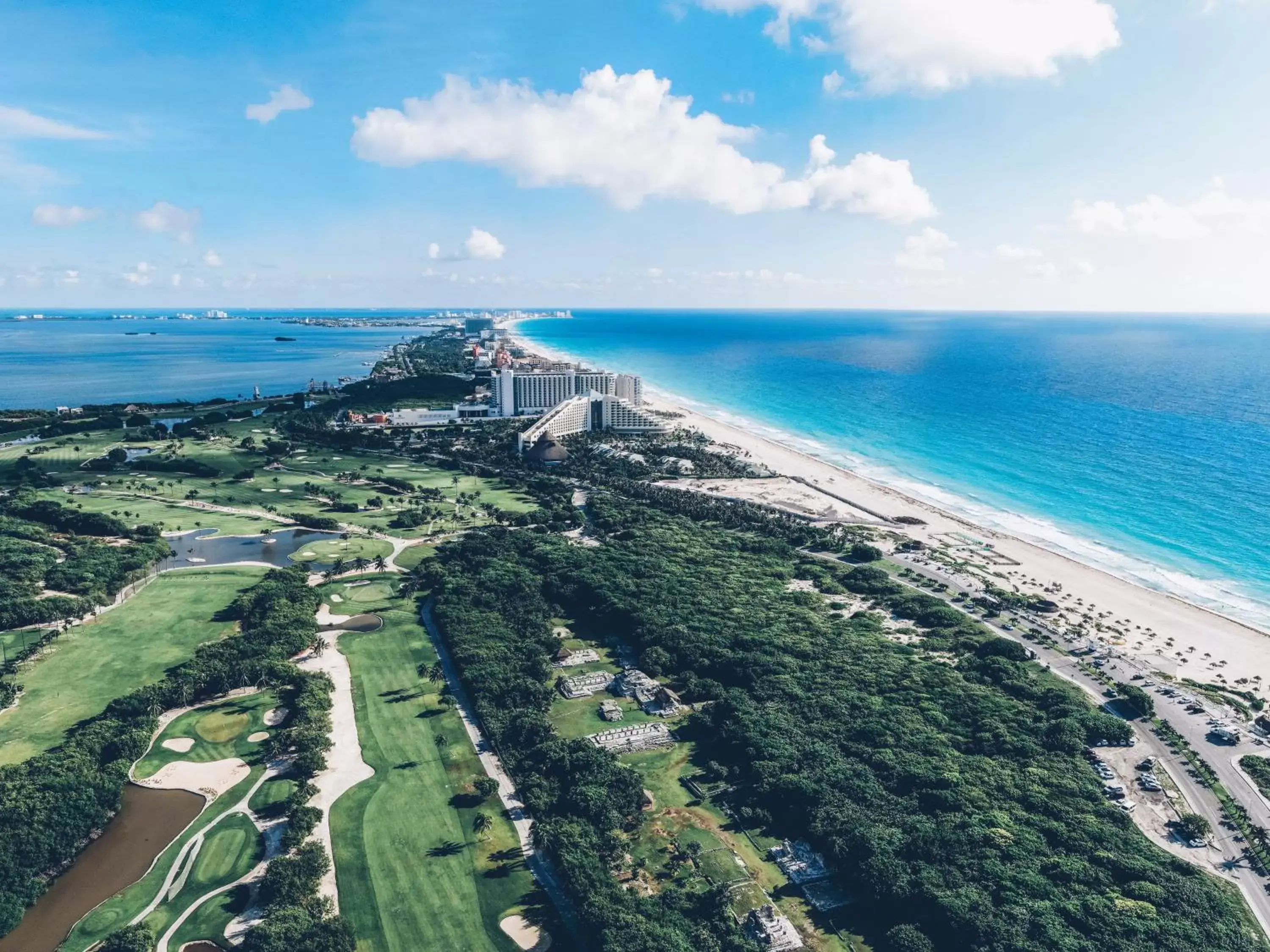 Golfcourse, Bird's-eye View in Coral Level at Iberostar Selection Cancun