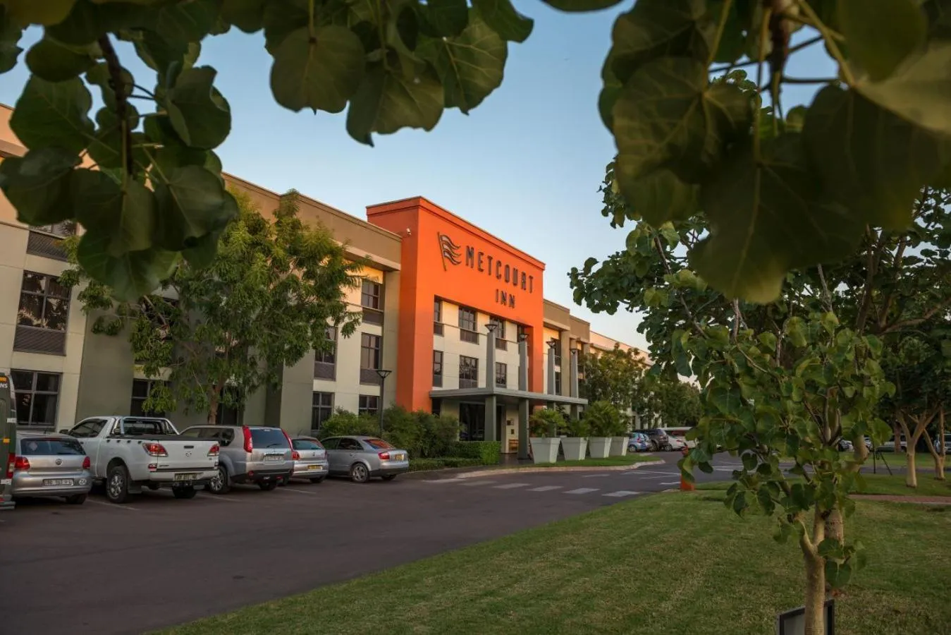 Facade/entrance in Peermont Metcourt Inn at the Grand Palm, Gaborone