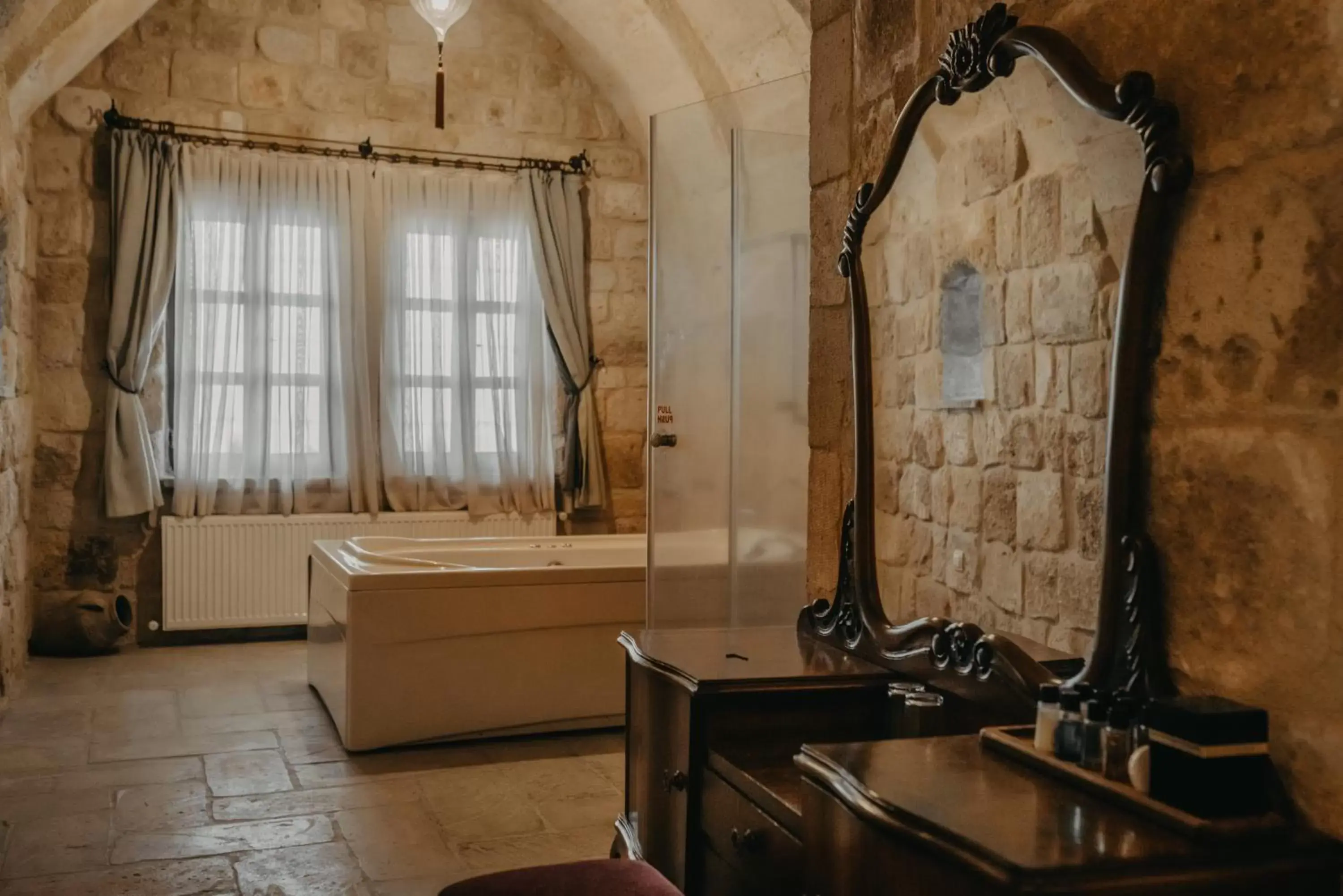 Bathroom, Seating Area in Dere Suites Cappadocia