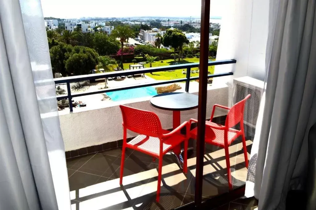Balcony/Terrace, Pool View in Anezi Tower Hotel