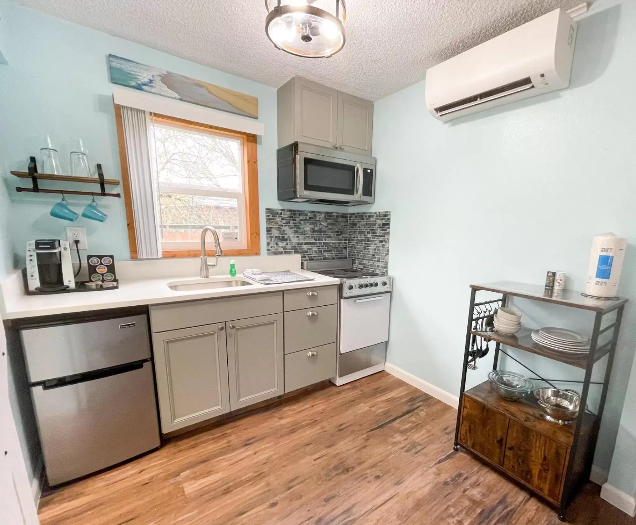 Kitchen or kitchenette, Kitchen/Kitchenette in The Anchorage Motel