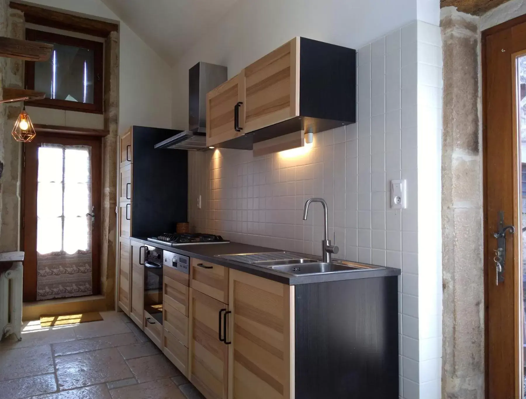 Communal kitchen, Kitchen/Kitchenette in Jardin des Sens, la Rente d'Eguilly