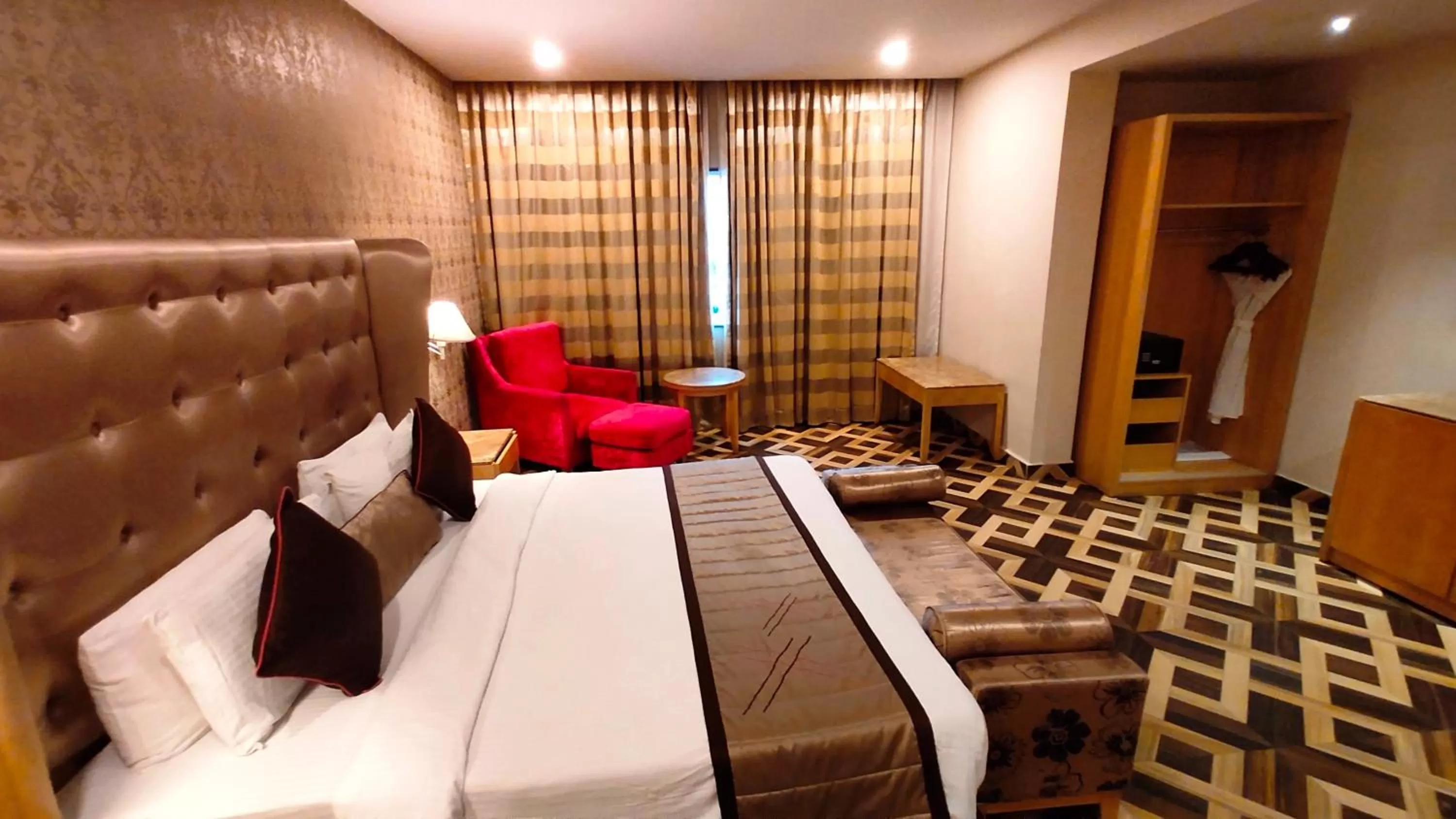 Bed in Best Western Ashoka