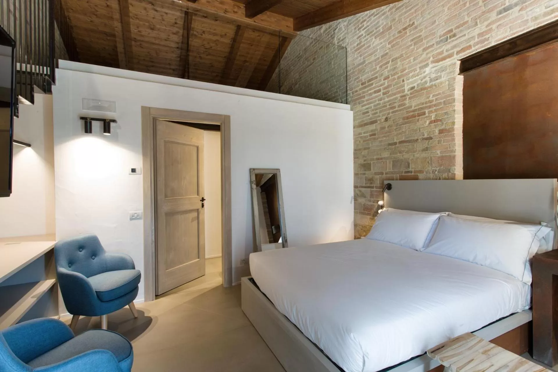 Photo of the whole room, Bed in Terra di Gradara