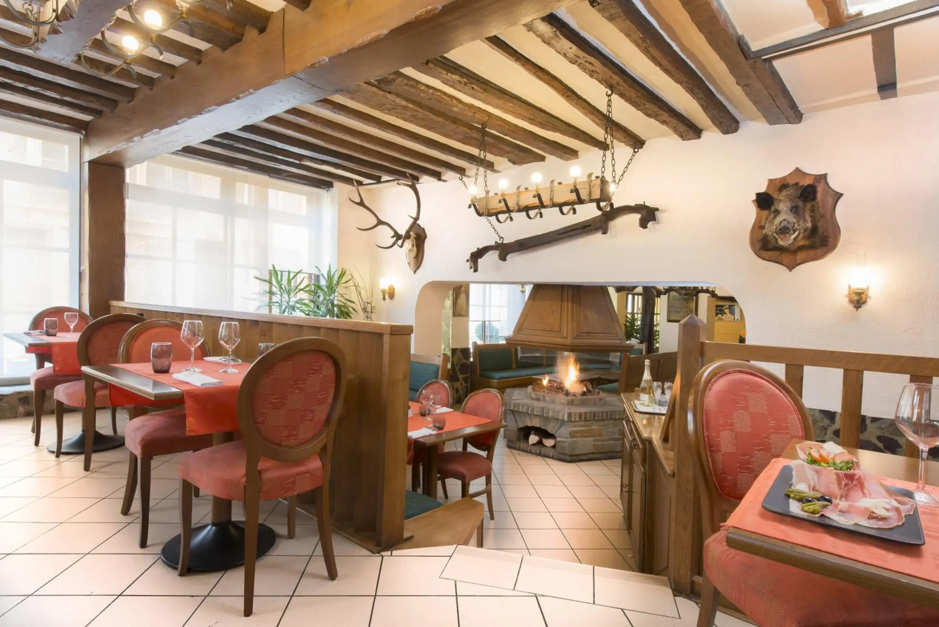 Restaurant/Places to Eat in Le Saint Michel
