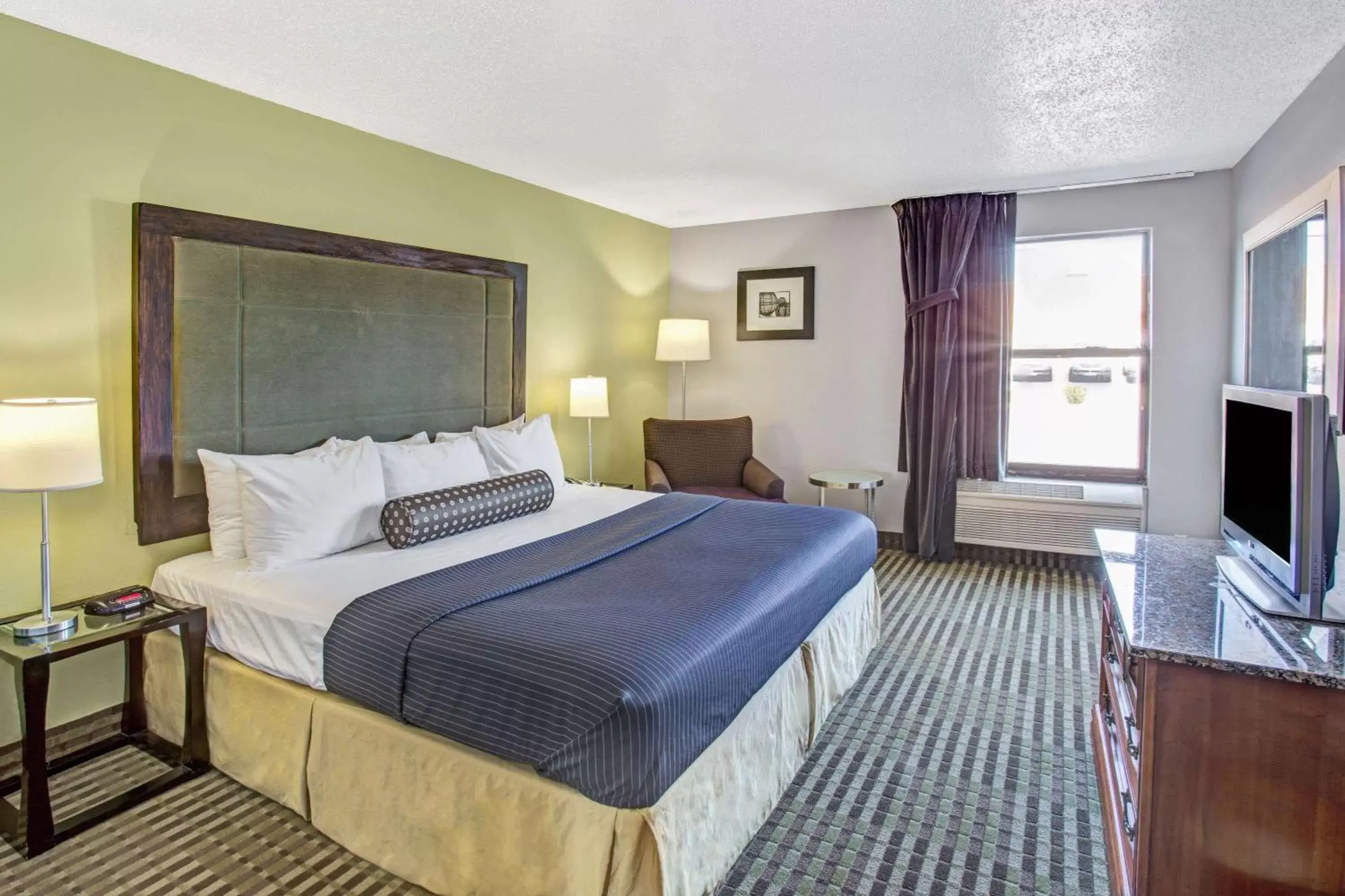 Photo of the whole room in Days Inn by Wyndham Great Lakes - N. Chicago