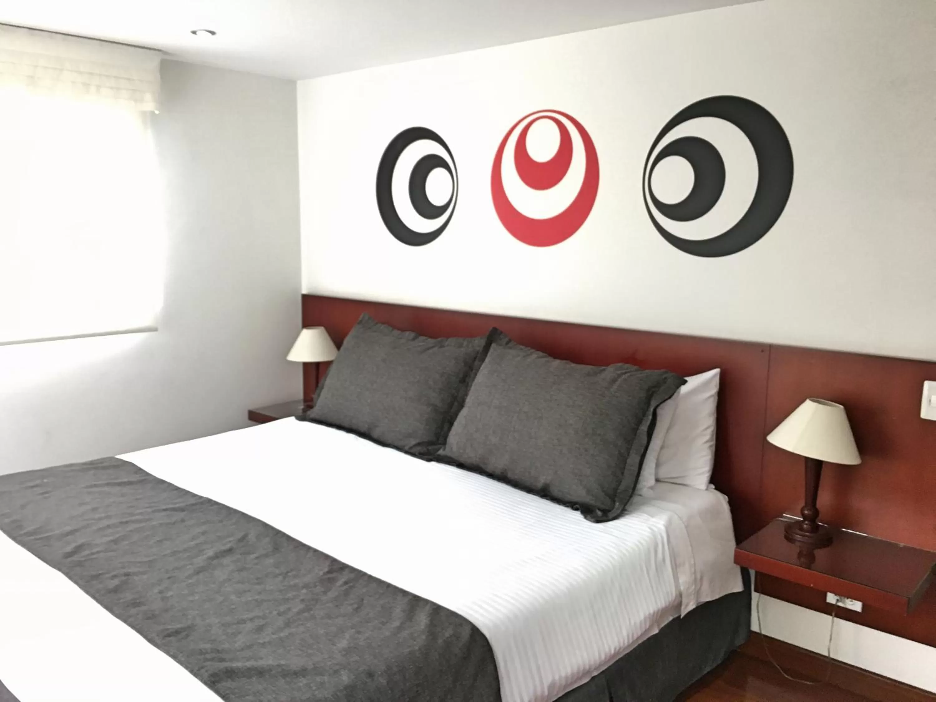 Bed in Cora 96 Street Apartments