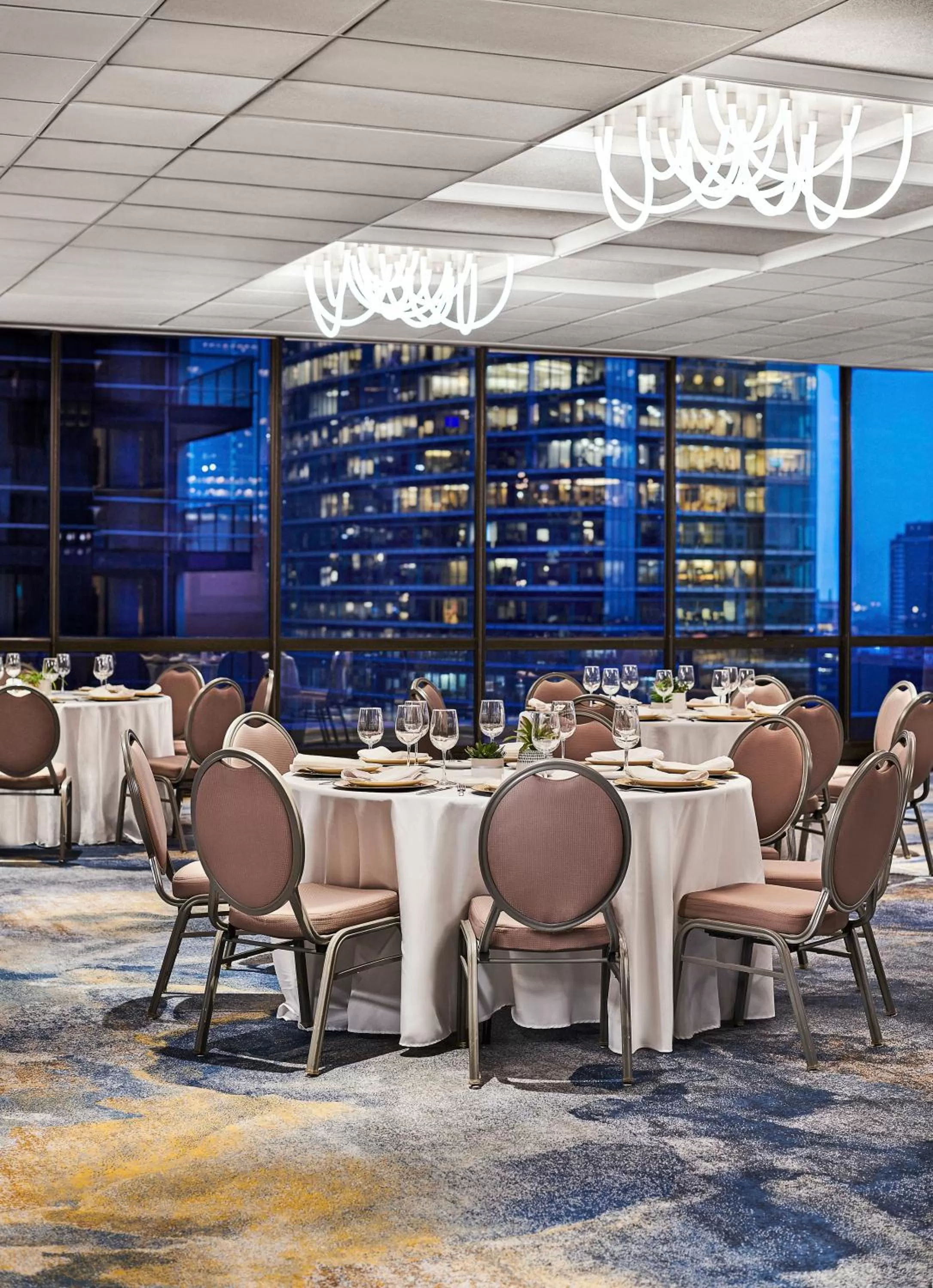 Meeting/conference room in voco Chicago Downtown - Riverwalk by IHG