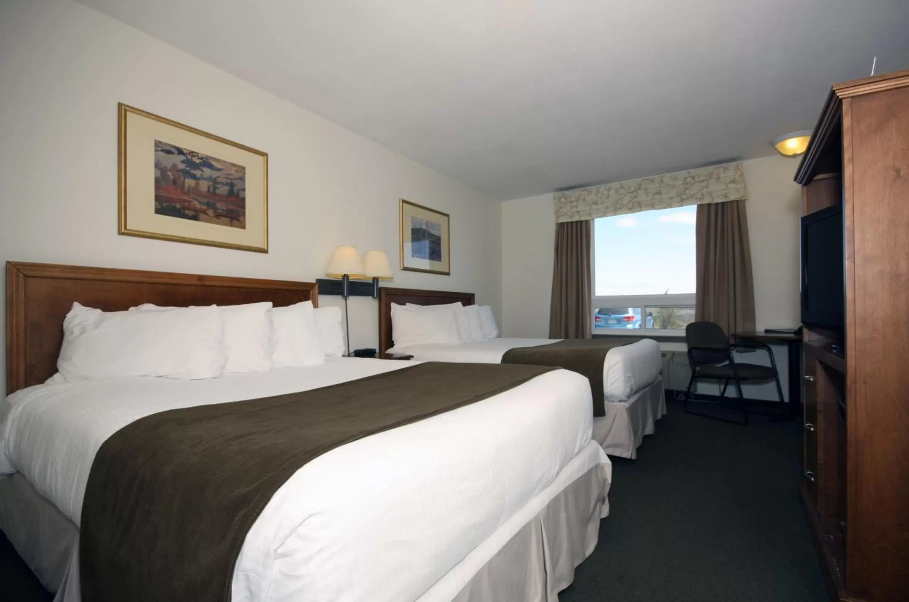 Photo of the whole room, Bed in Super 8 by Wyndham Truro NS