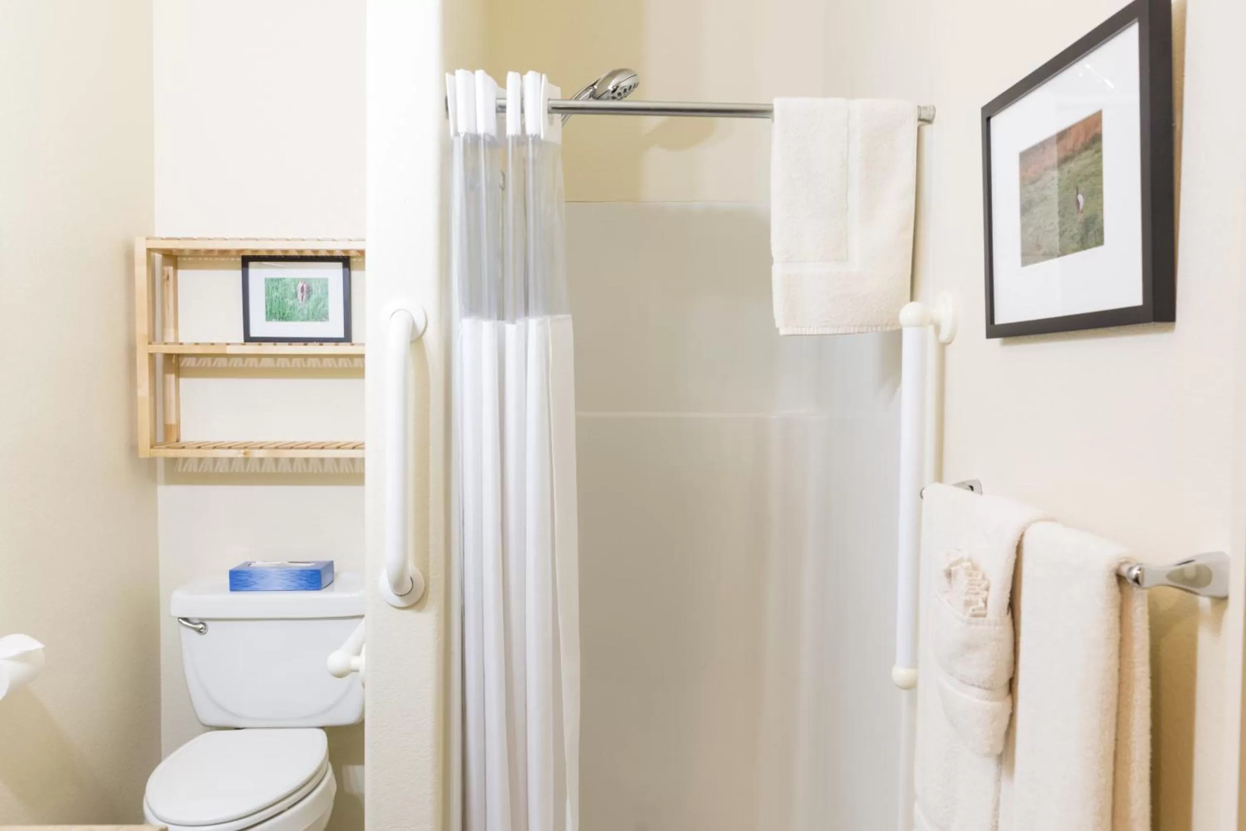 Bathroom in Hotel Cathlamet