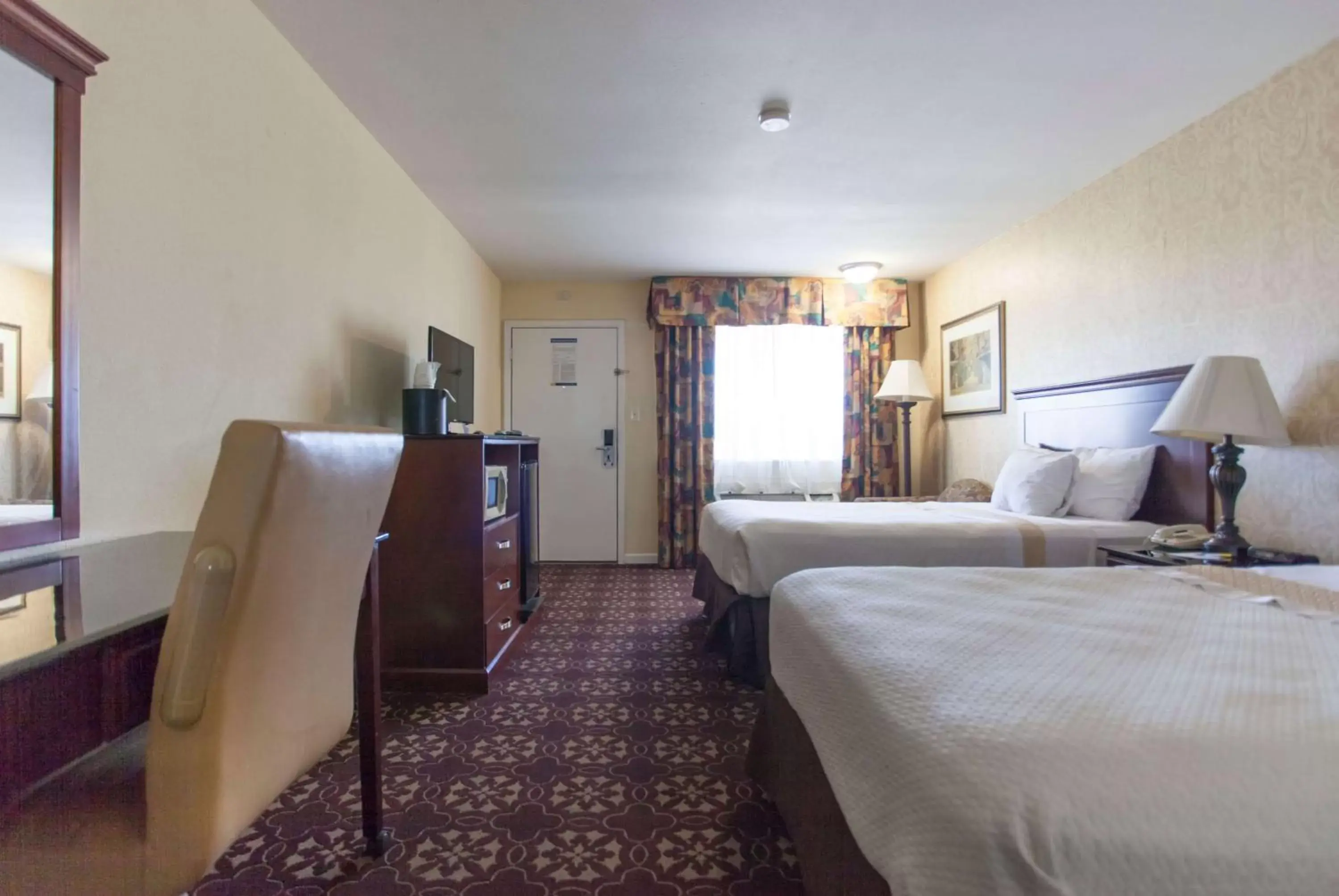 Photo of the whole room in Days Inn by Wyndham Shenandoah