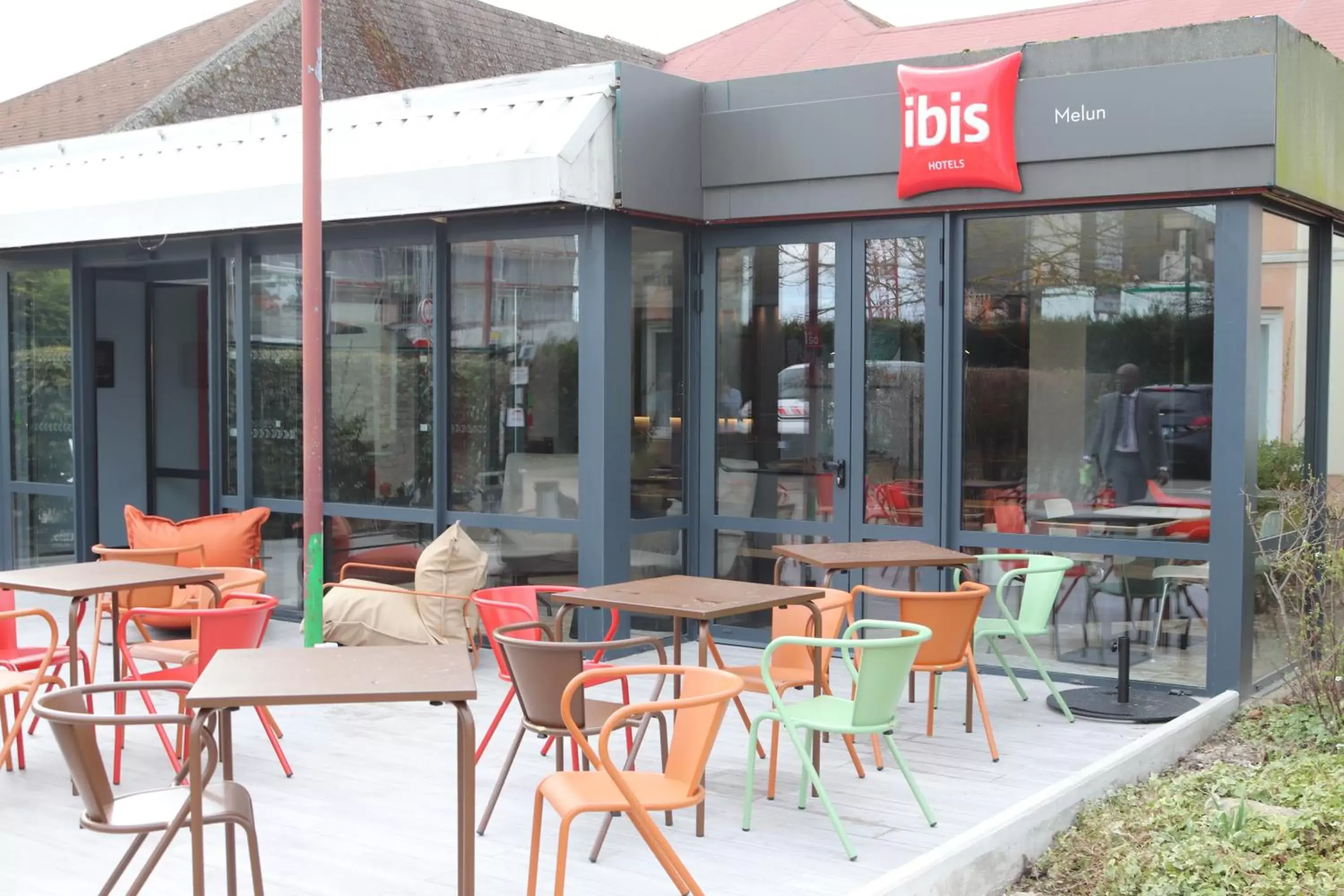 Property building, Restaurant/Places to Eat in ibis Melun