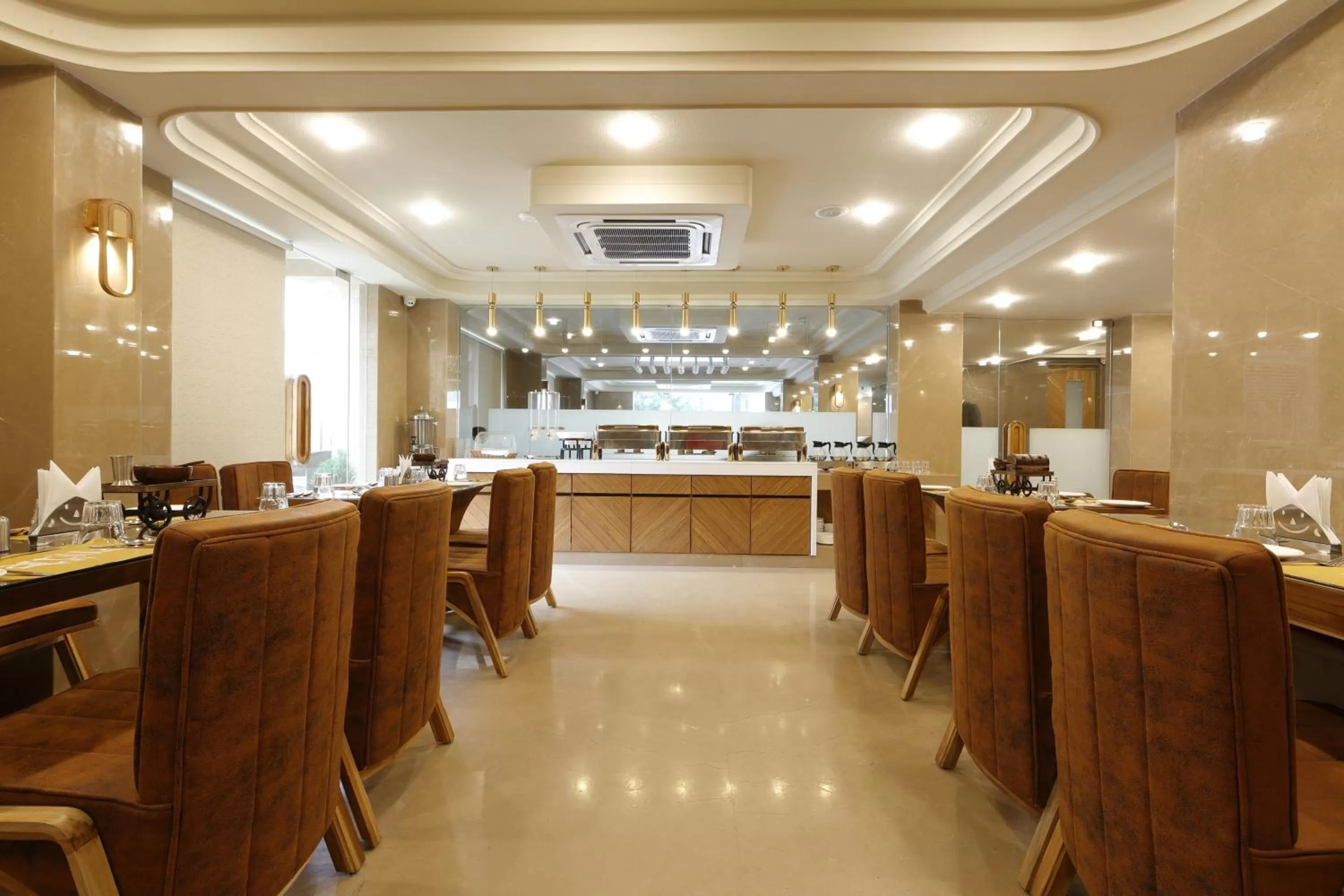 Restaurant/places to eat in Artilla Inn