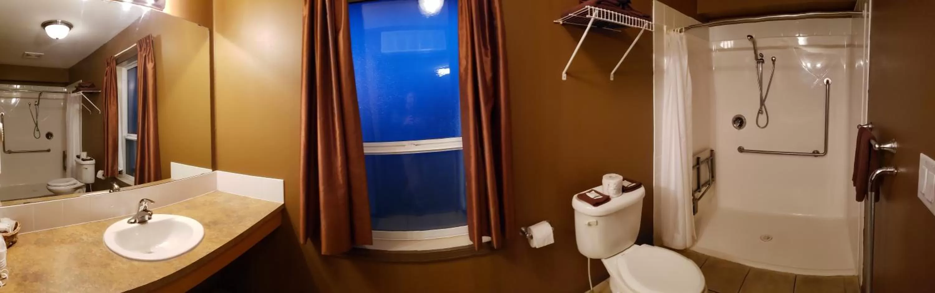 Shower in Avalon Inn