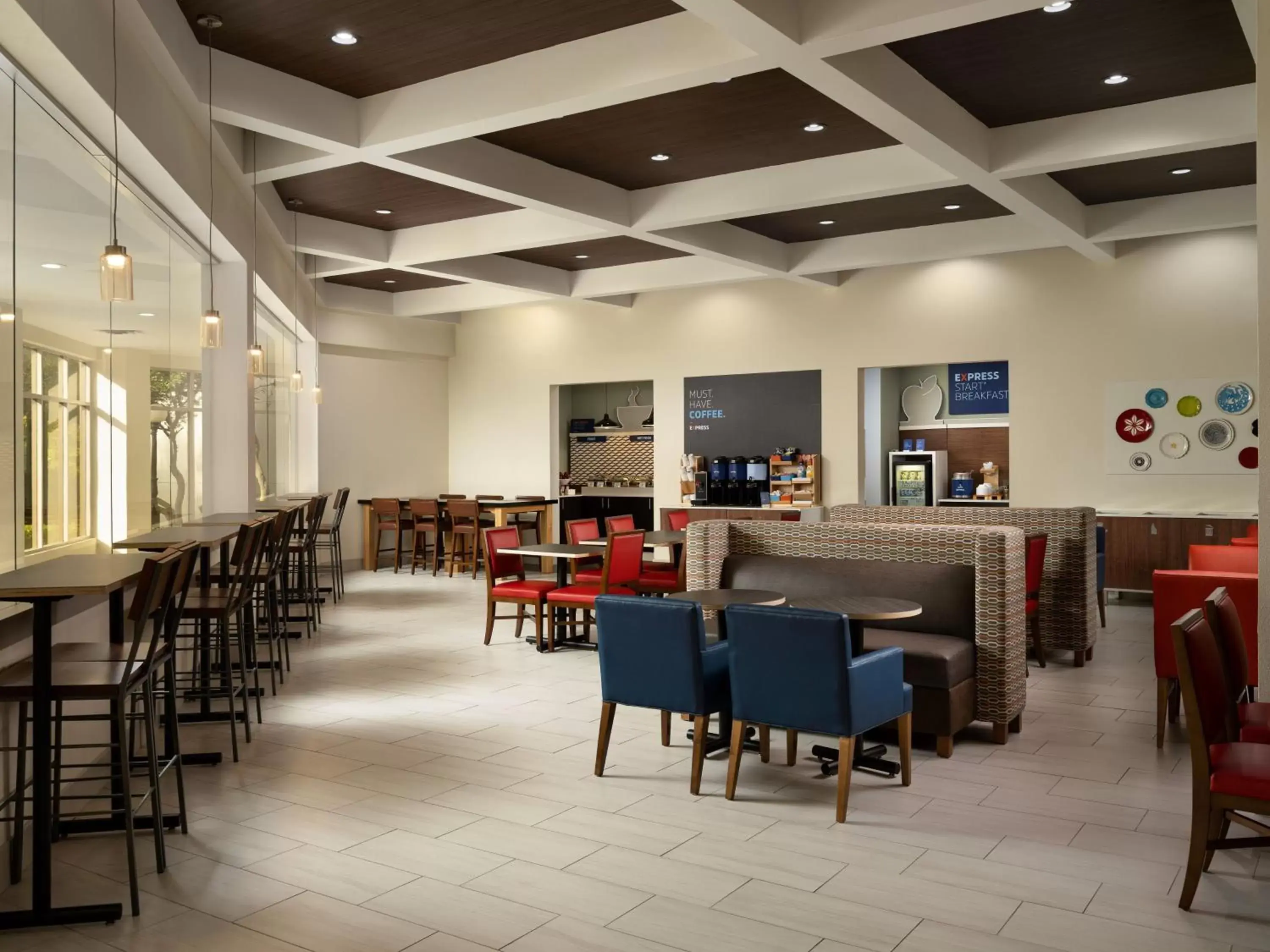 Breakfast, Restaurant/Places to Eat in Holiday Inn Express Hotel & Suites Irving DFW Airport North, an IHG Hotel