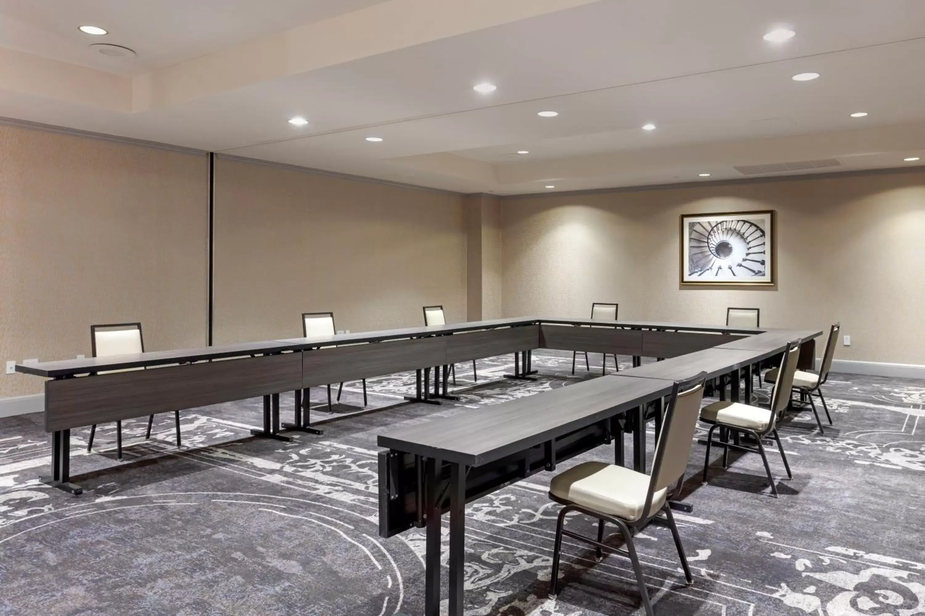 Meeting/conference room in Omni New Haven Hotel at Yale