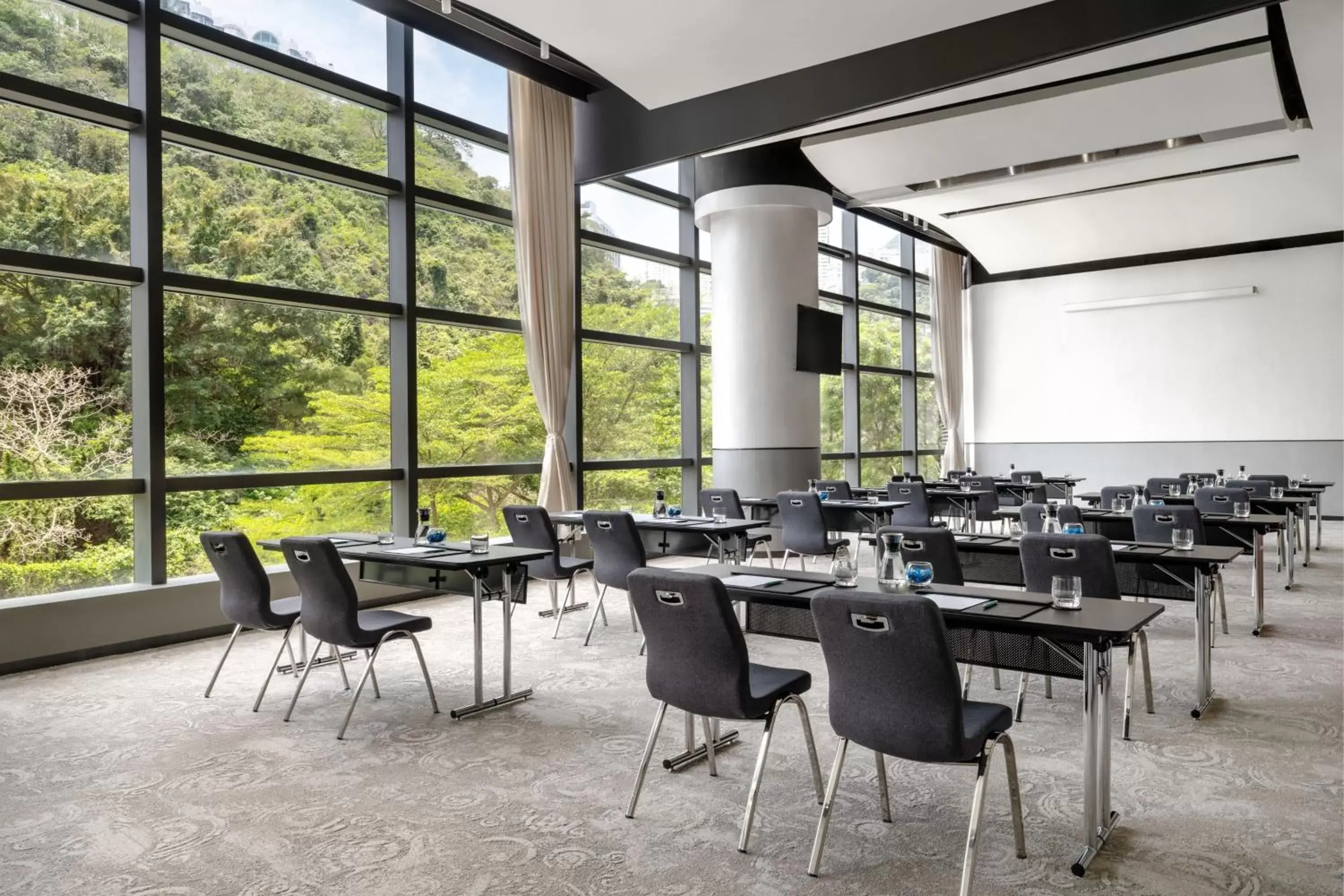 Meeting/conference room, Restaurant/Places to Eat in Le Méridien Hong Kong, Cyberport