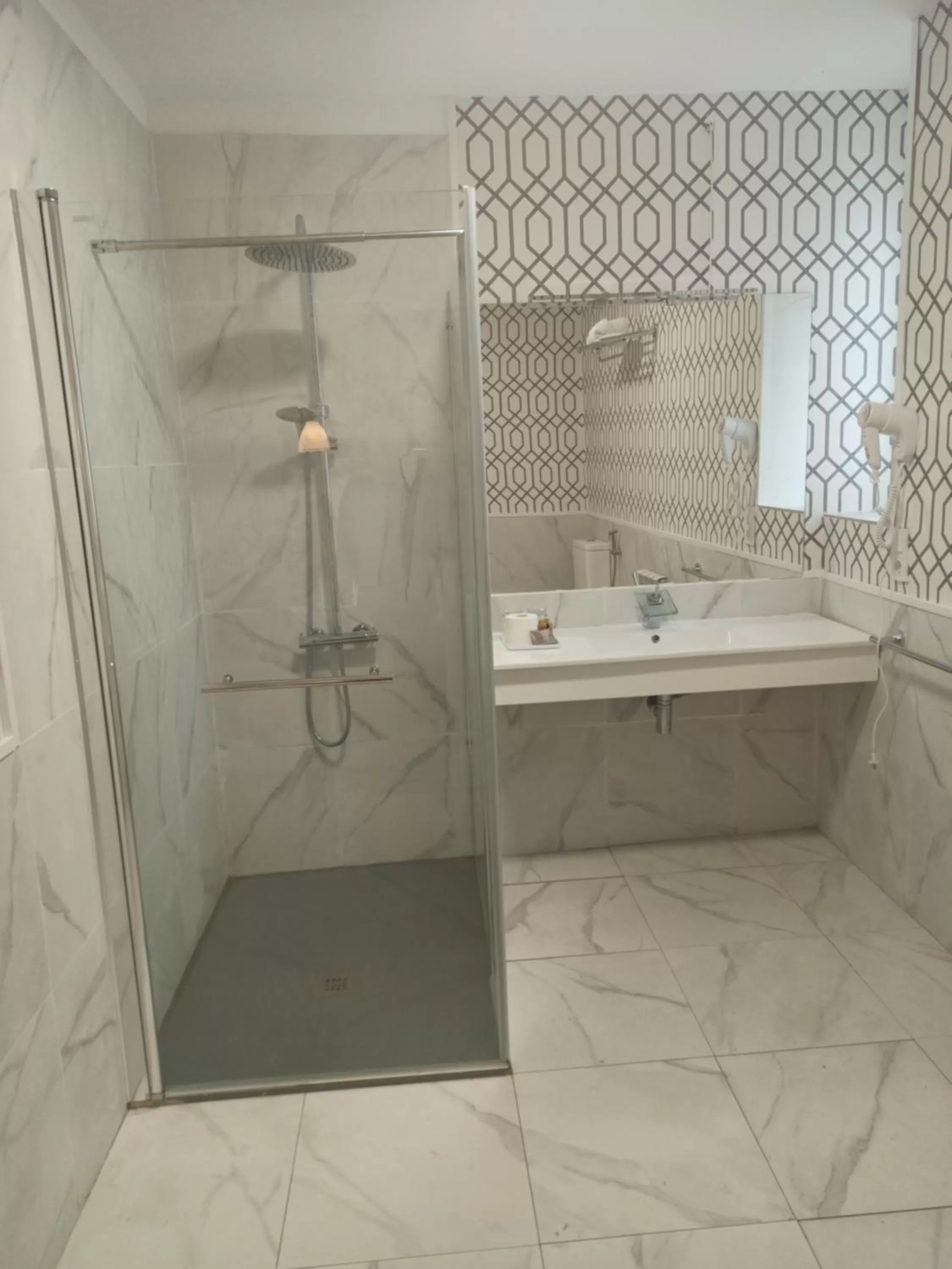 Bathroom in Rin Rooms